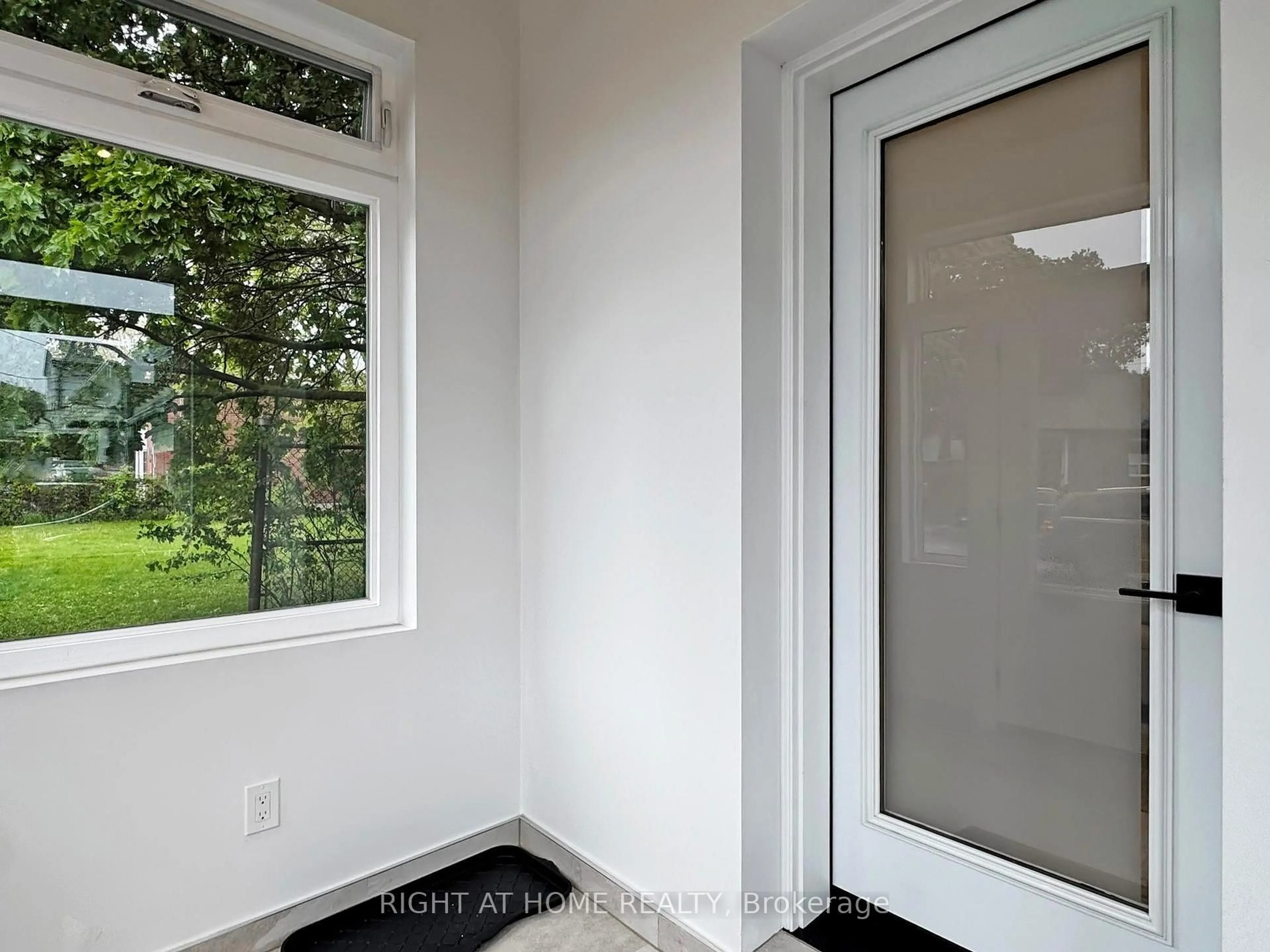 Indoor entryway for 475 Donlands Ave, Toronto Ontario M4J 3S4