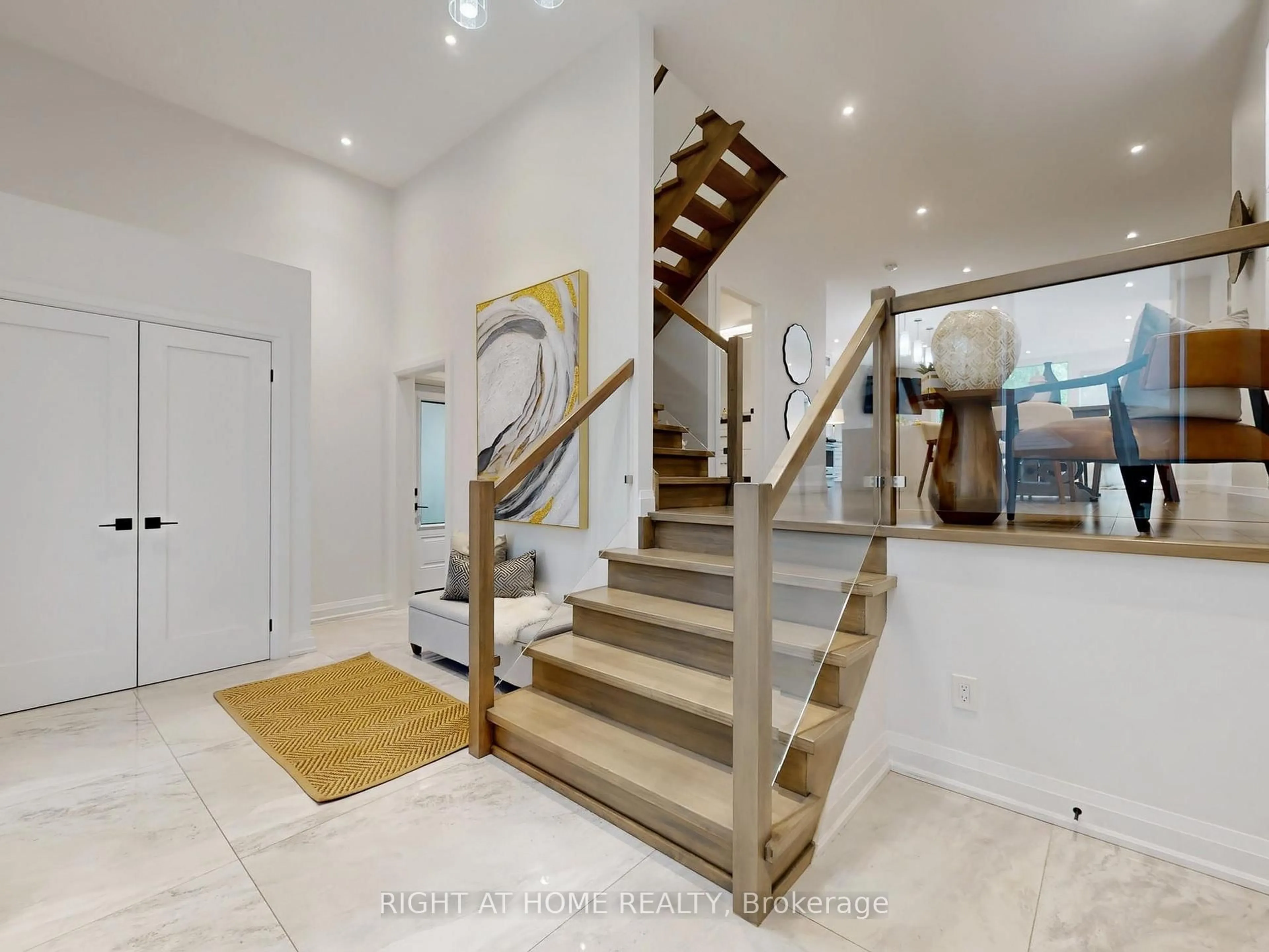 Indoor foyer for 475 Donlands Ave, Toronto Ontario M4J 3S4