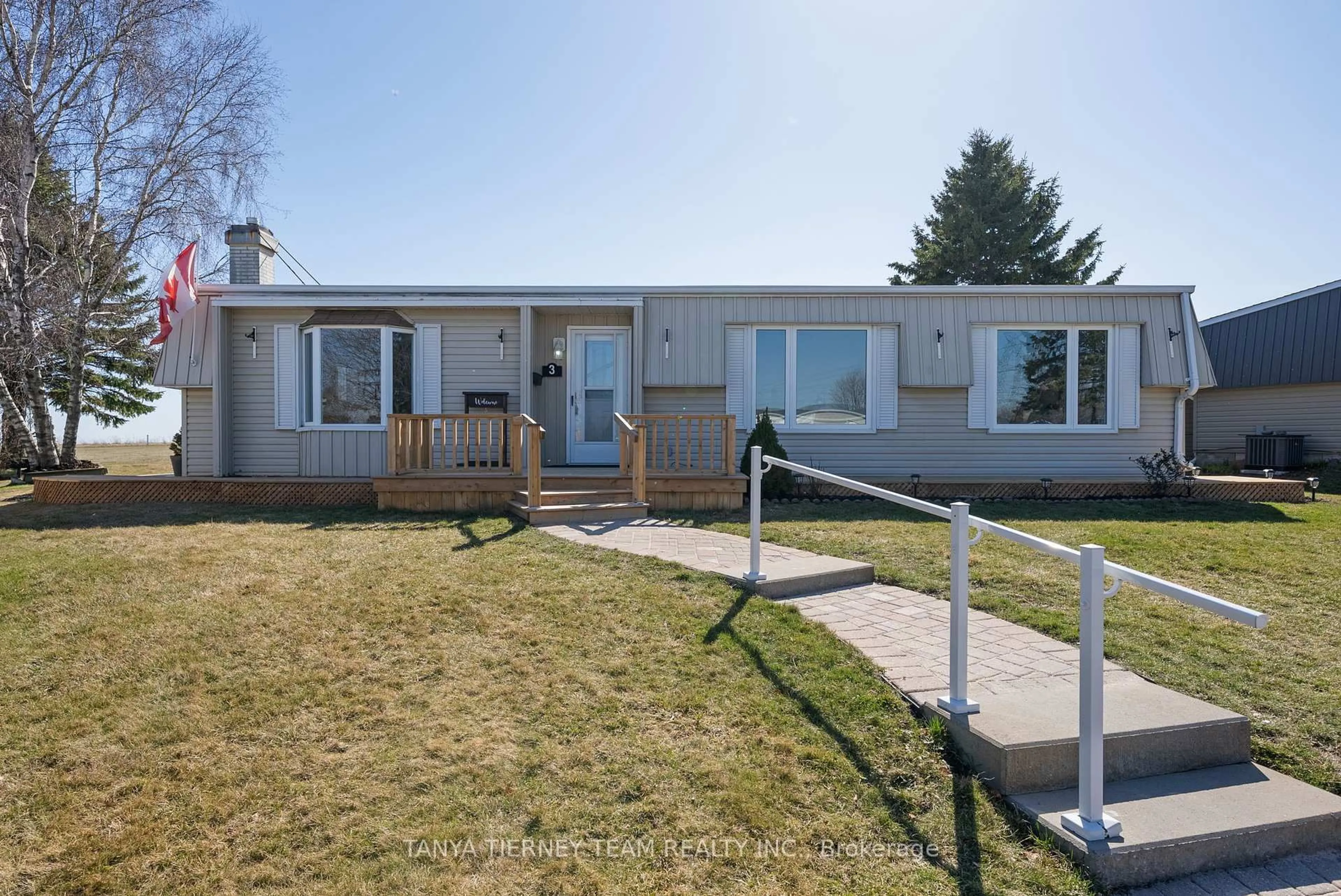 Home with vinyl exterior material, street for 3 Bluffs Rd, Clarington Ontario L1B 1A3