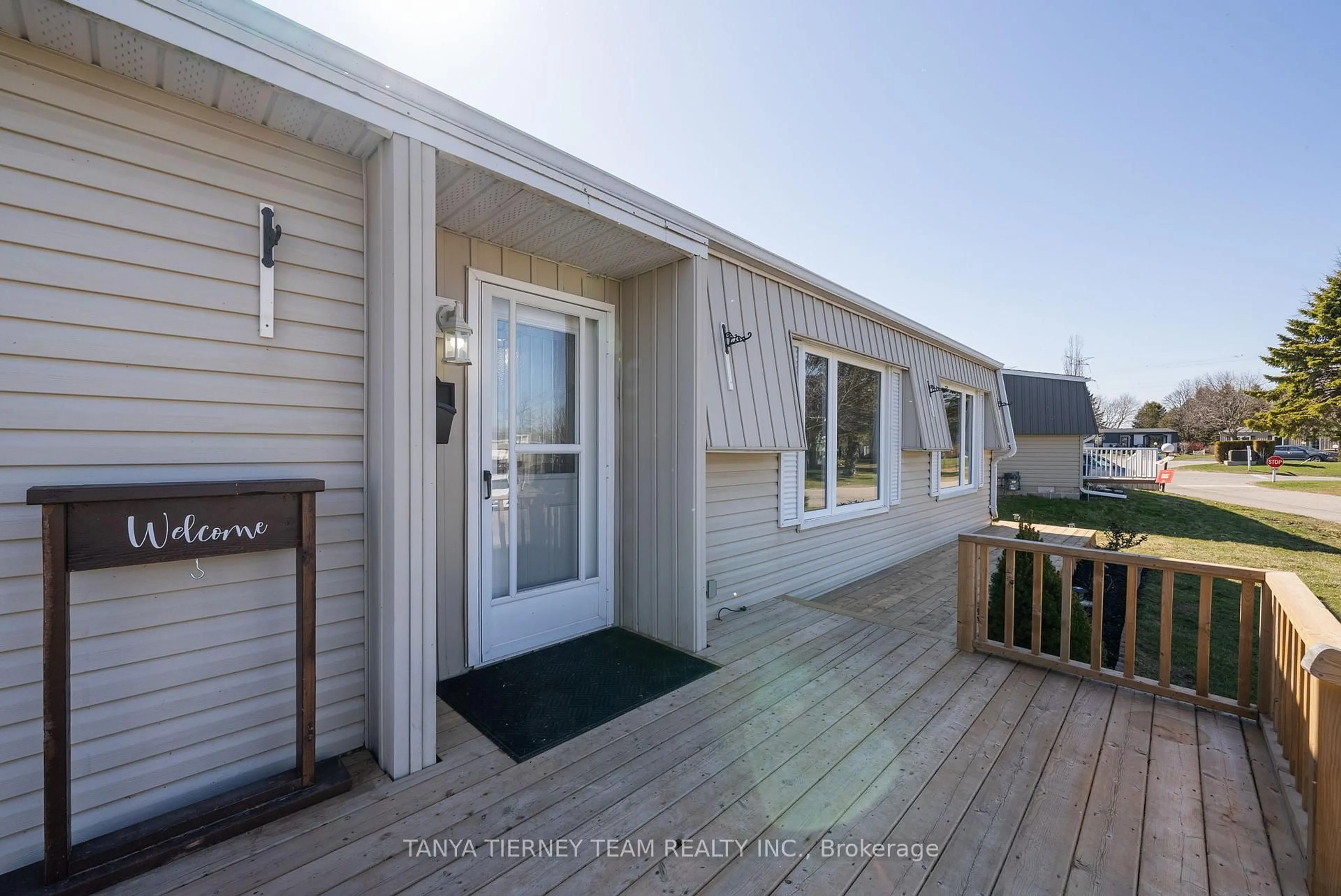 Home with vinyl exterior material, street for 3 Bluffs Rd, Clarington Ontario L1B 1A3