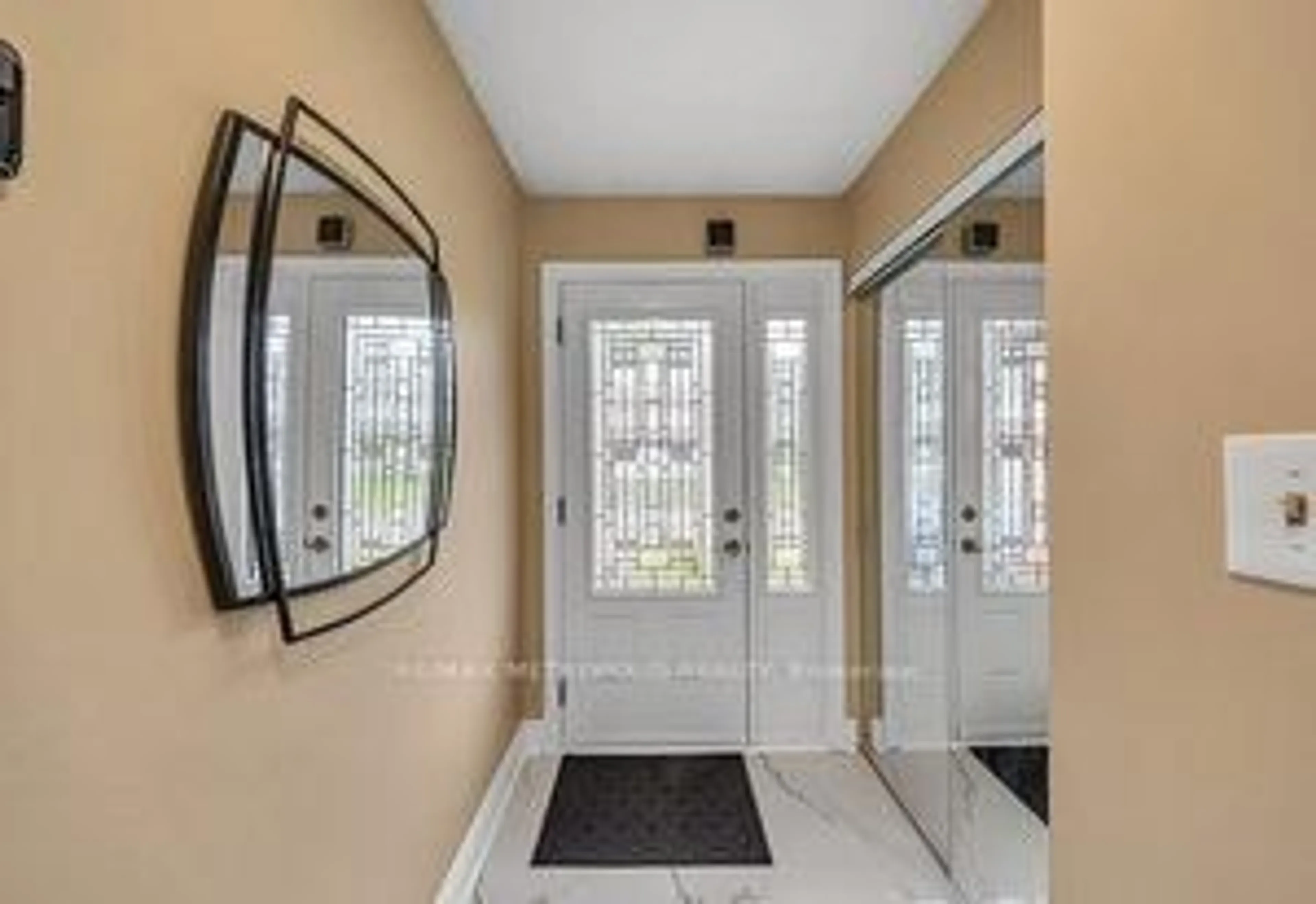 Indoor entryway for 1980 Rosefield Rd #15, Pickering Ontario L1V 3M4
