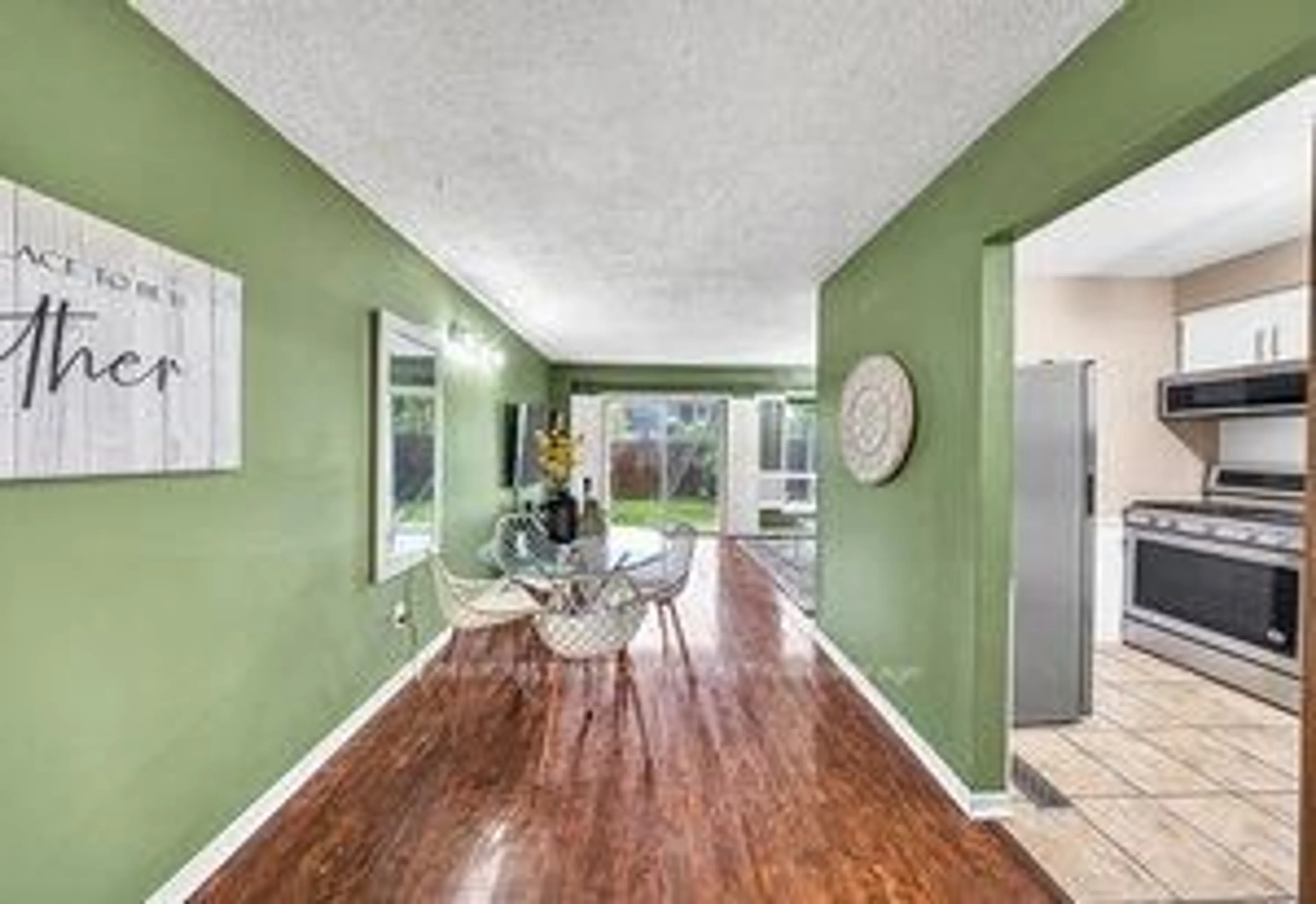 Indoor entryway for 1980 Rosefield Rd #15, Pickering Ontario L1V 3M4