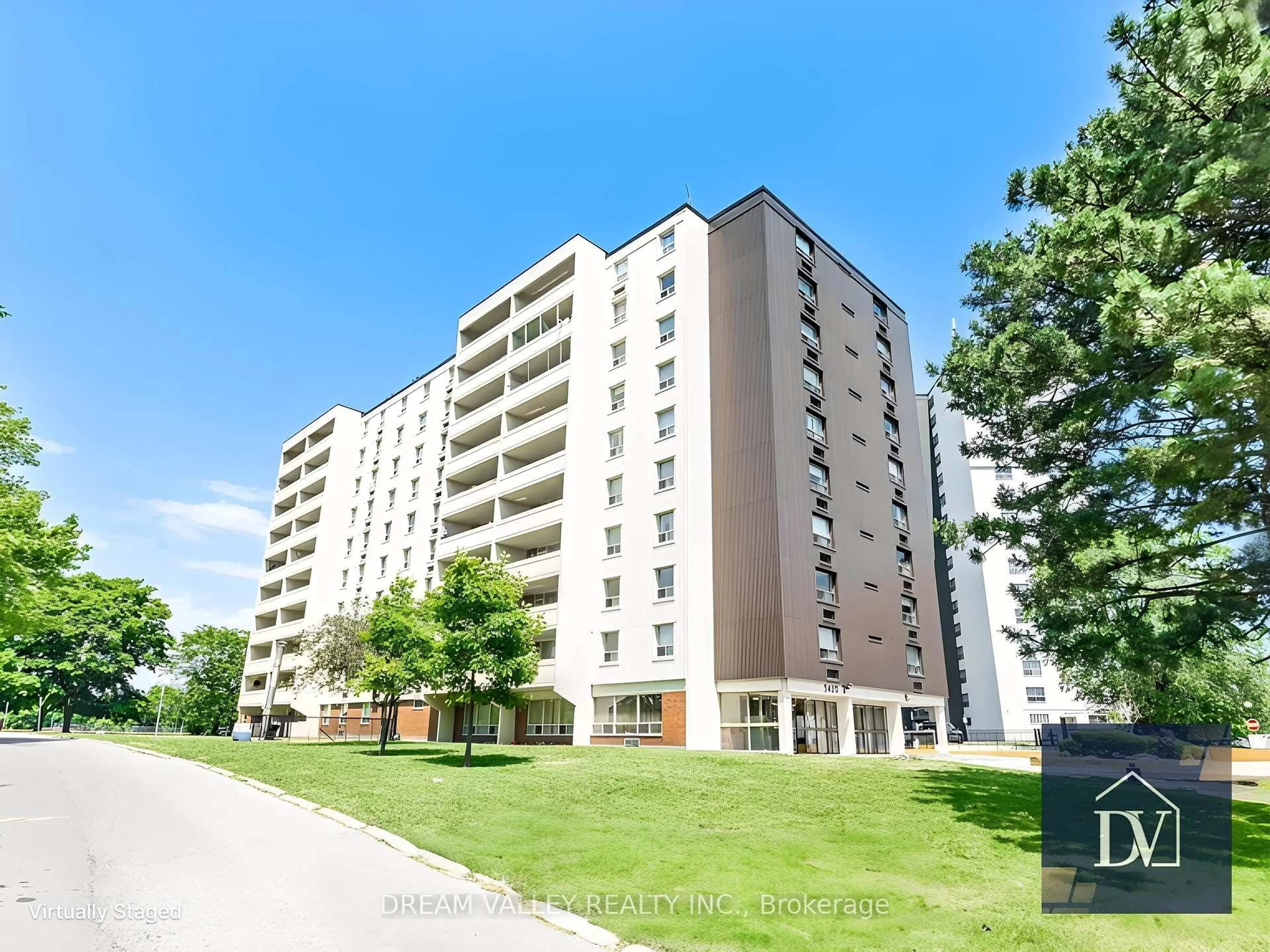 A pic from outside/outdoor area/front of a property/back of a property/a pic from drone, unknown for 3420 EGLINTON Ave #505, Toronto Ontario M1J 2H9