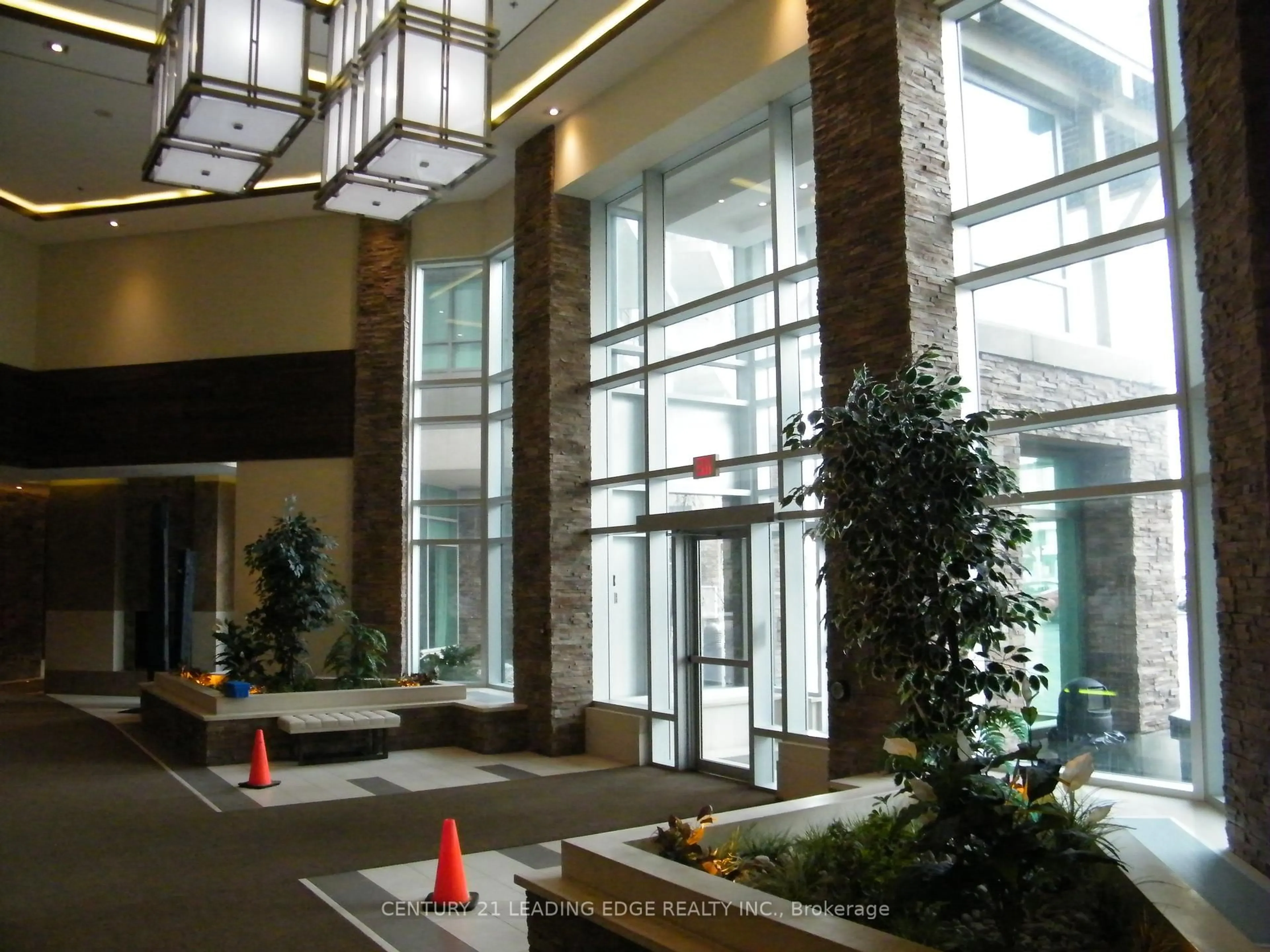 Indoor foyer for 1215 Bayly St #602, Pickering Ontario L1W 0B4