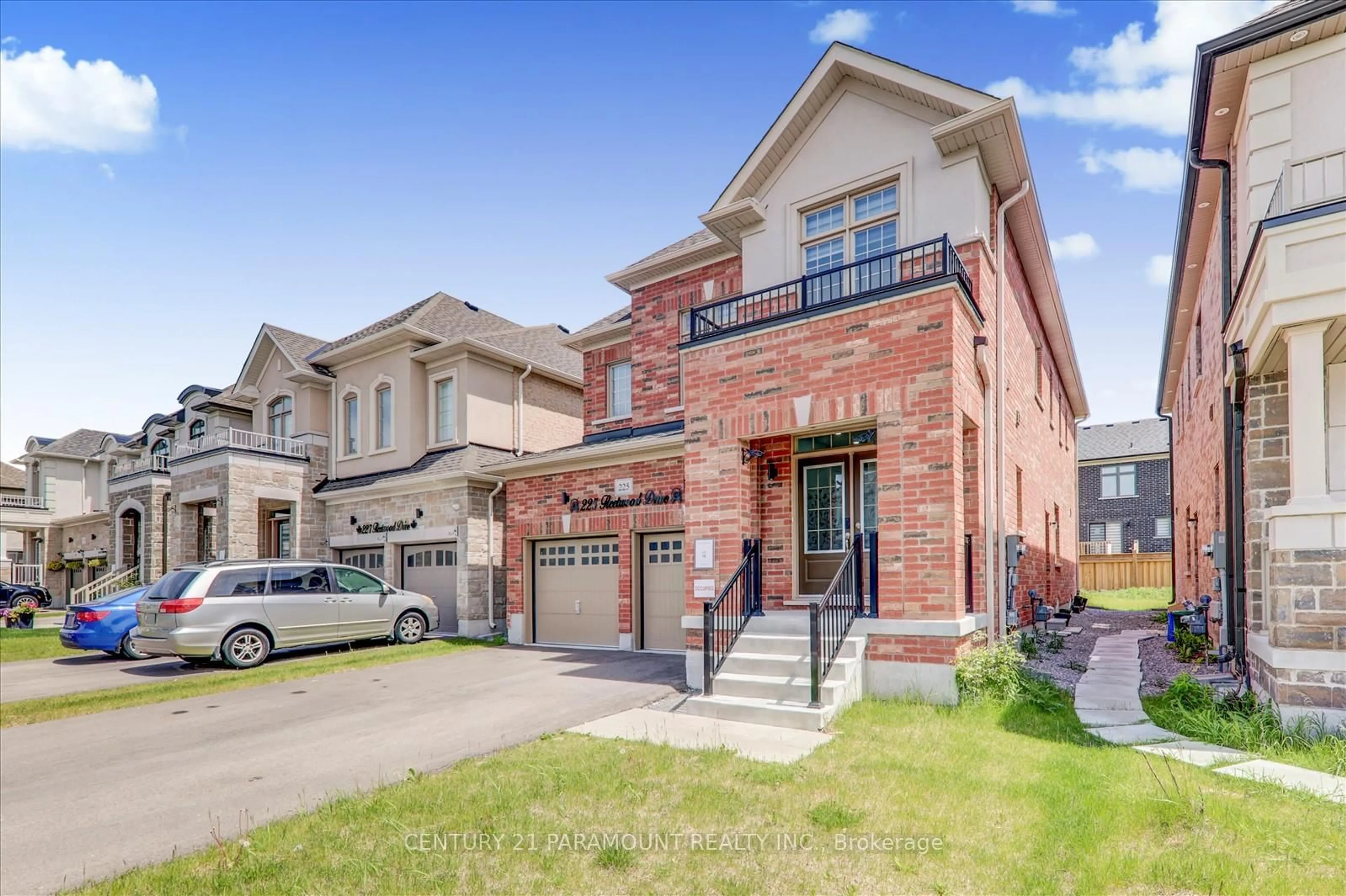 Home with brick exterior material, street for 225 Fleetwood Dr, Oshawa Ontario L1K 3E7