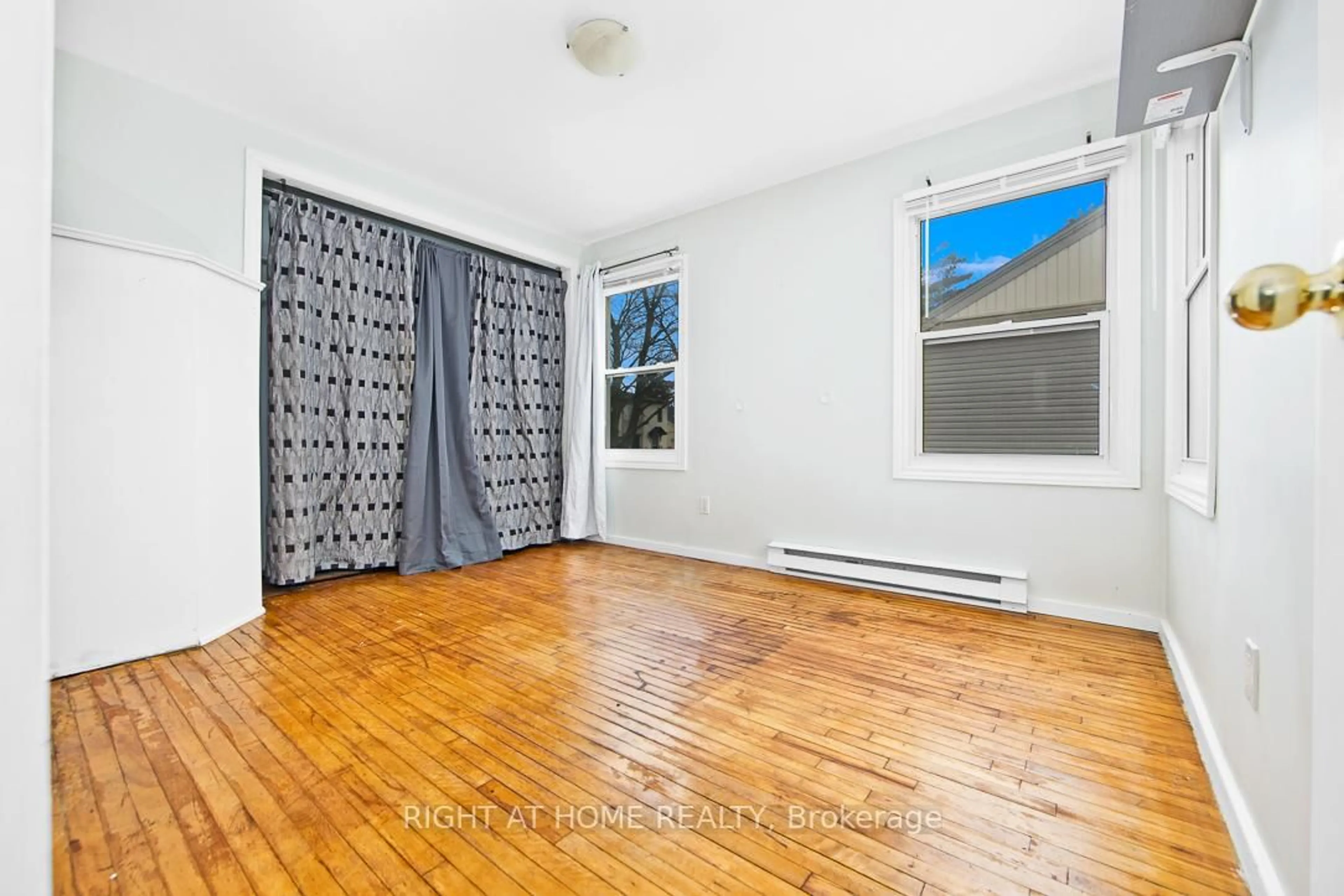 A pic of a room for 43 Glynn Rd, Ajax Ontario L1S 2C4