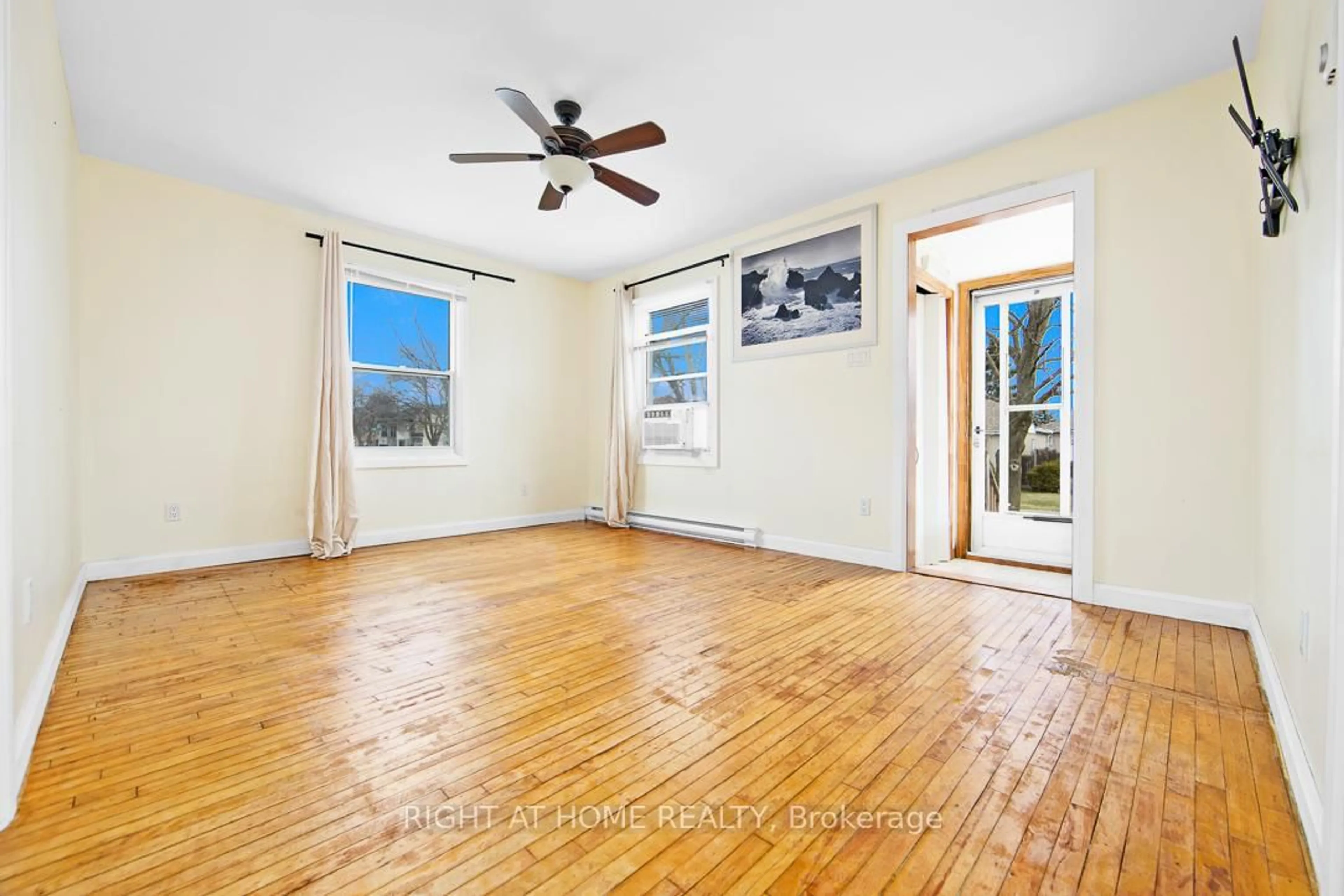 A pic of a room for 43 Glynn Rd, Ajax Ontario L1S 2C4