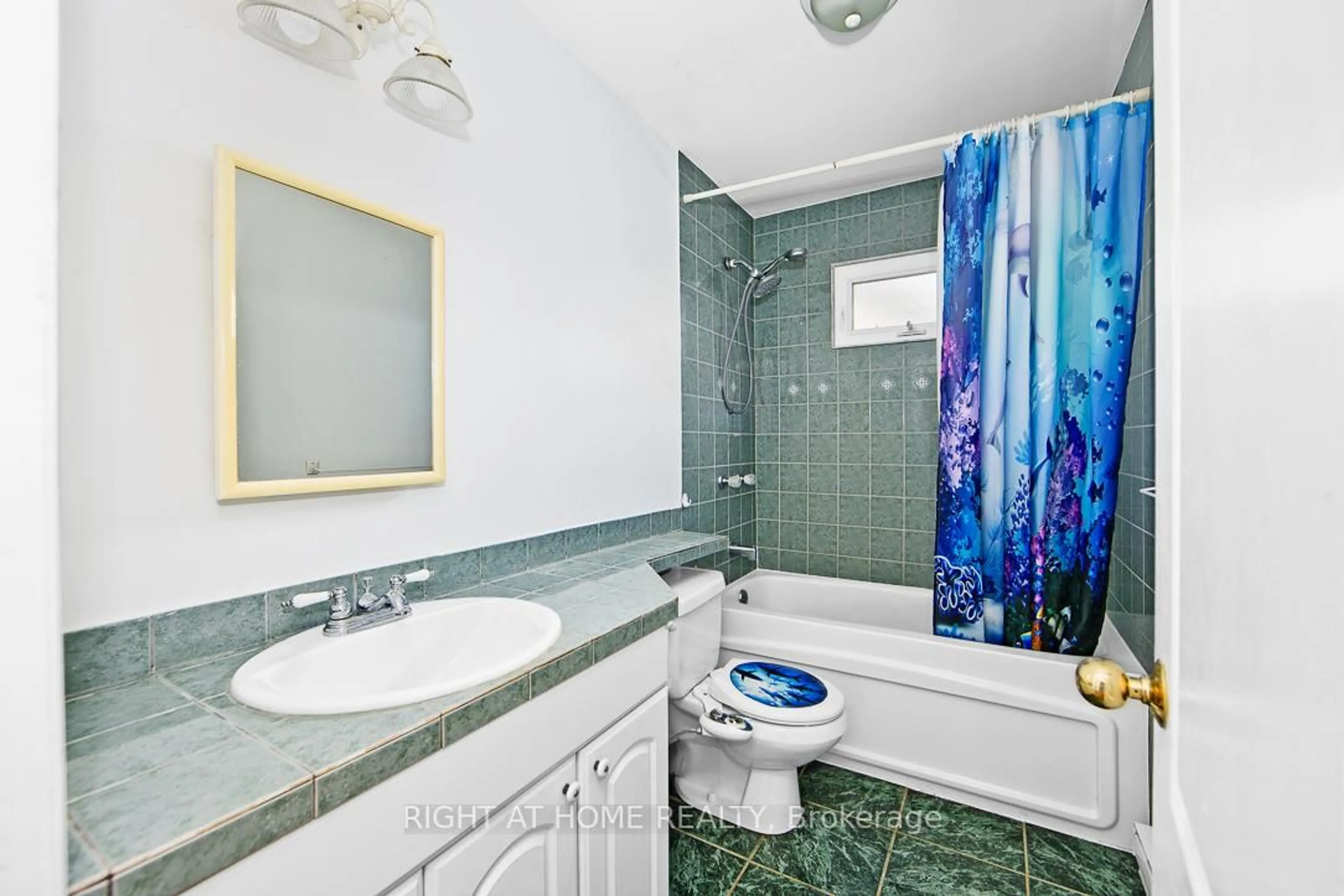 Standard bathroom, ceramic/tile floor for 43 Glynn Rd, Ajax Ontario L1S 2C4