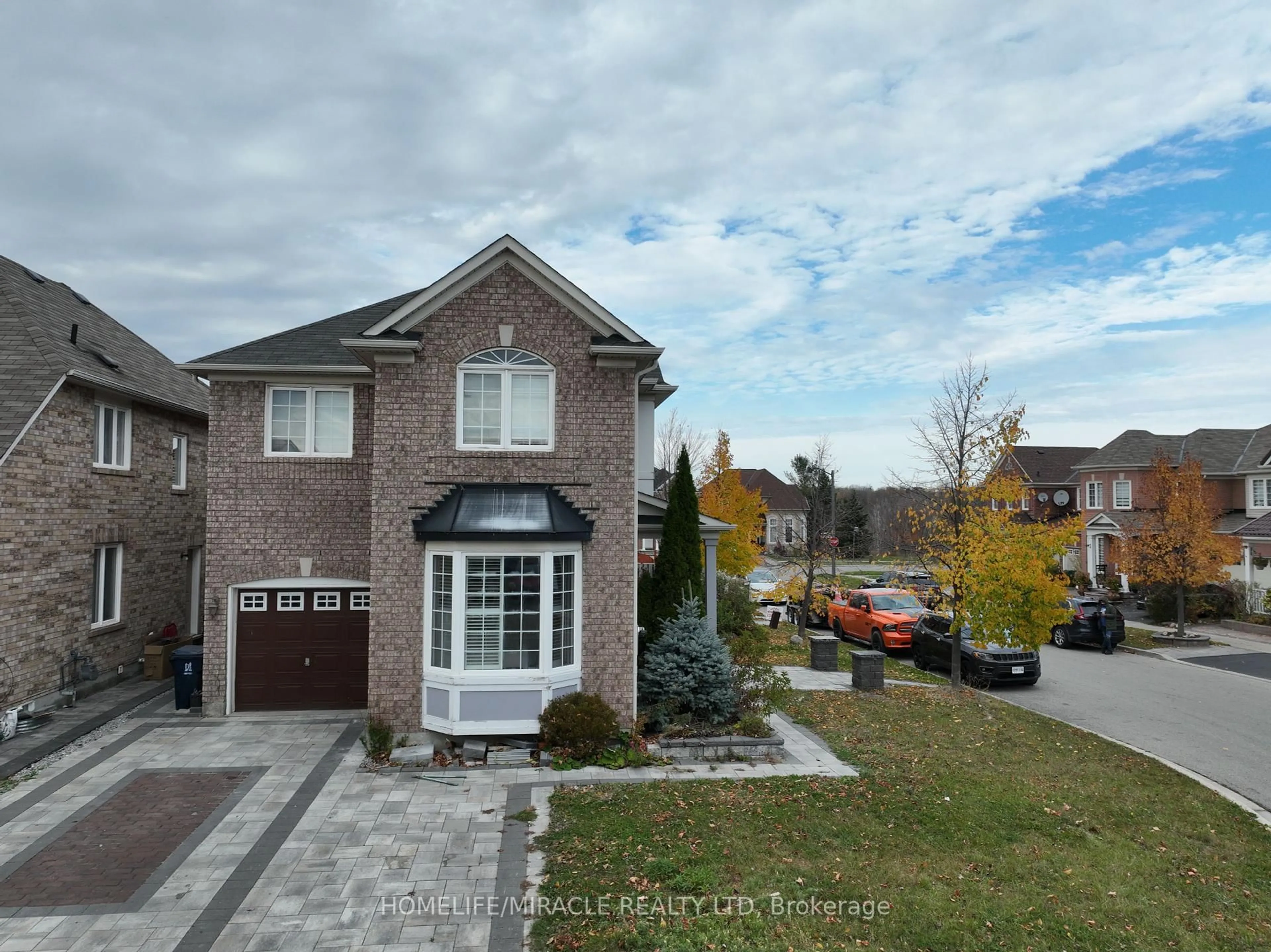 A pic from outside/outdoor area/front of a property/back of a property/a pic from drone, street for 62 Antelope Dr, Toronto Ontario M1B 6K5