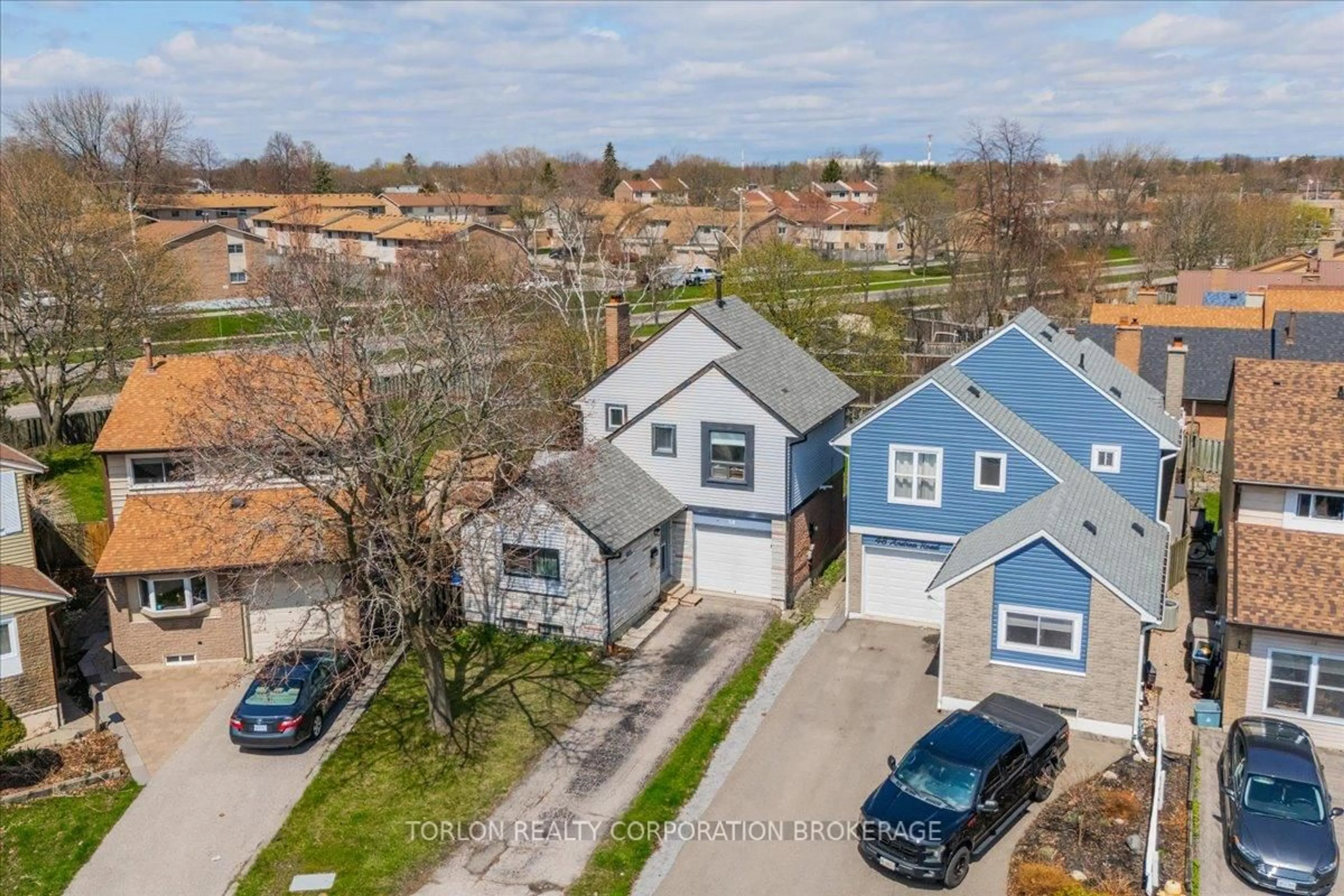 A pic from outside/outdoor area/front of a property/back of a property/a pic from drone, street for 50 Andrea Rd, Ajax Ontario L1S 3V7