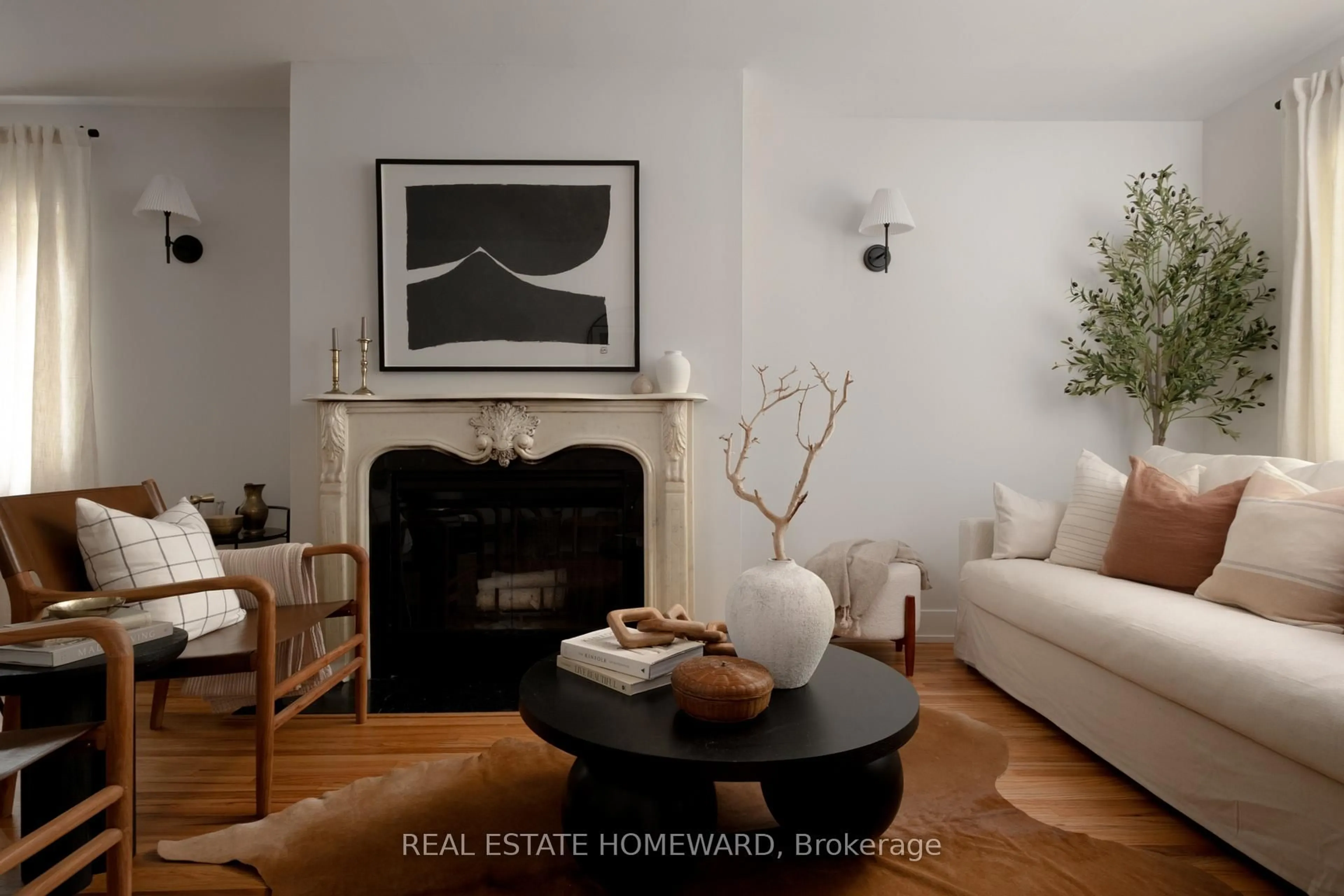 Living room with furniture, unknown for 111 Sparkhall Ave, Toronto Ontario M4K 1G7
