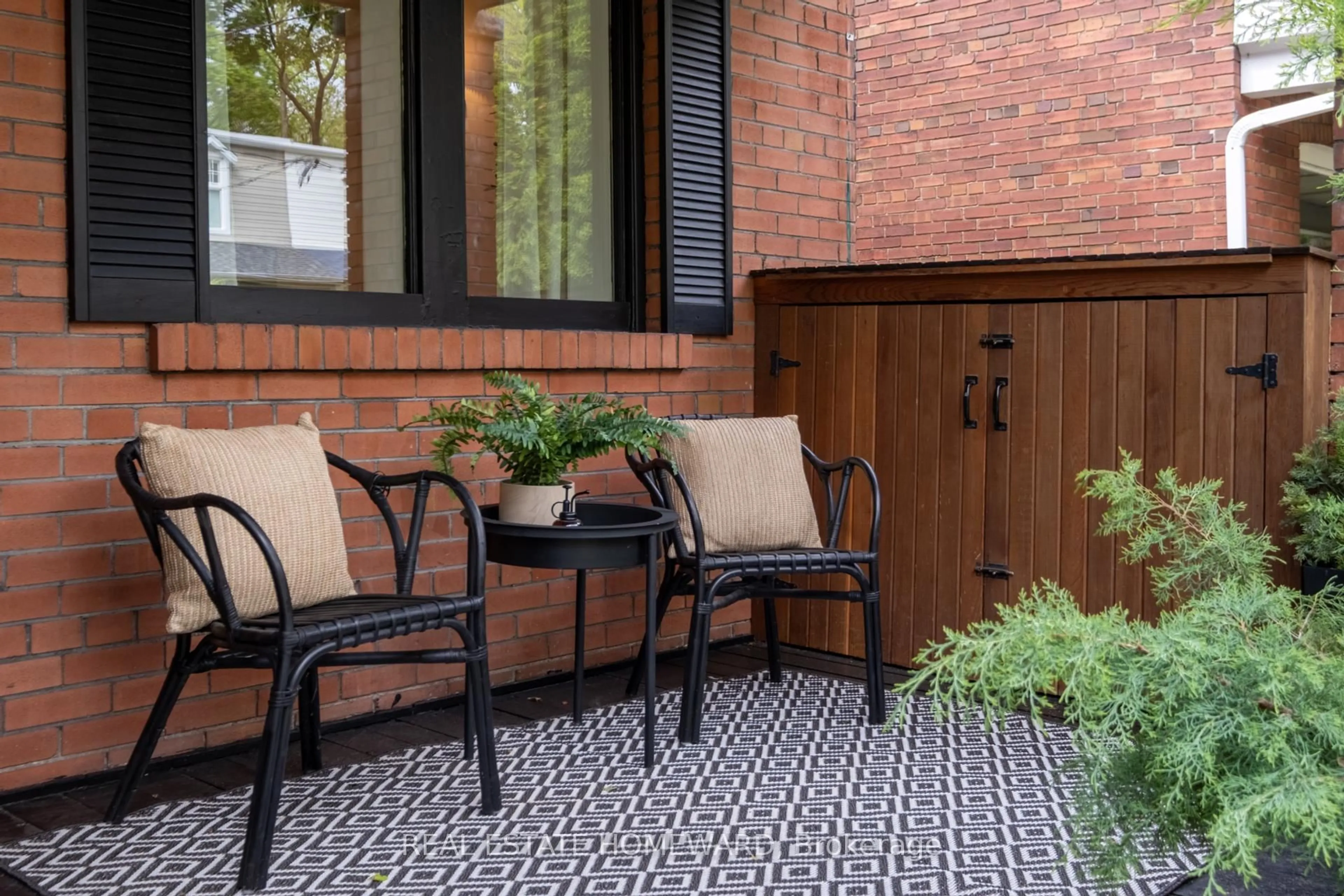 Patio, street for 111 Sparkhall Ave, Toronto Ontario M4K 1G7