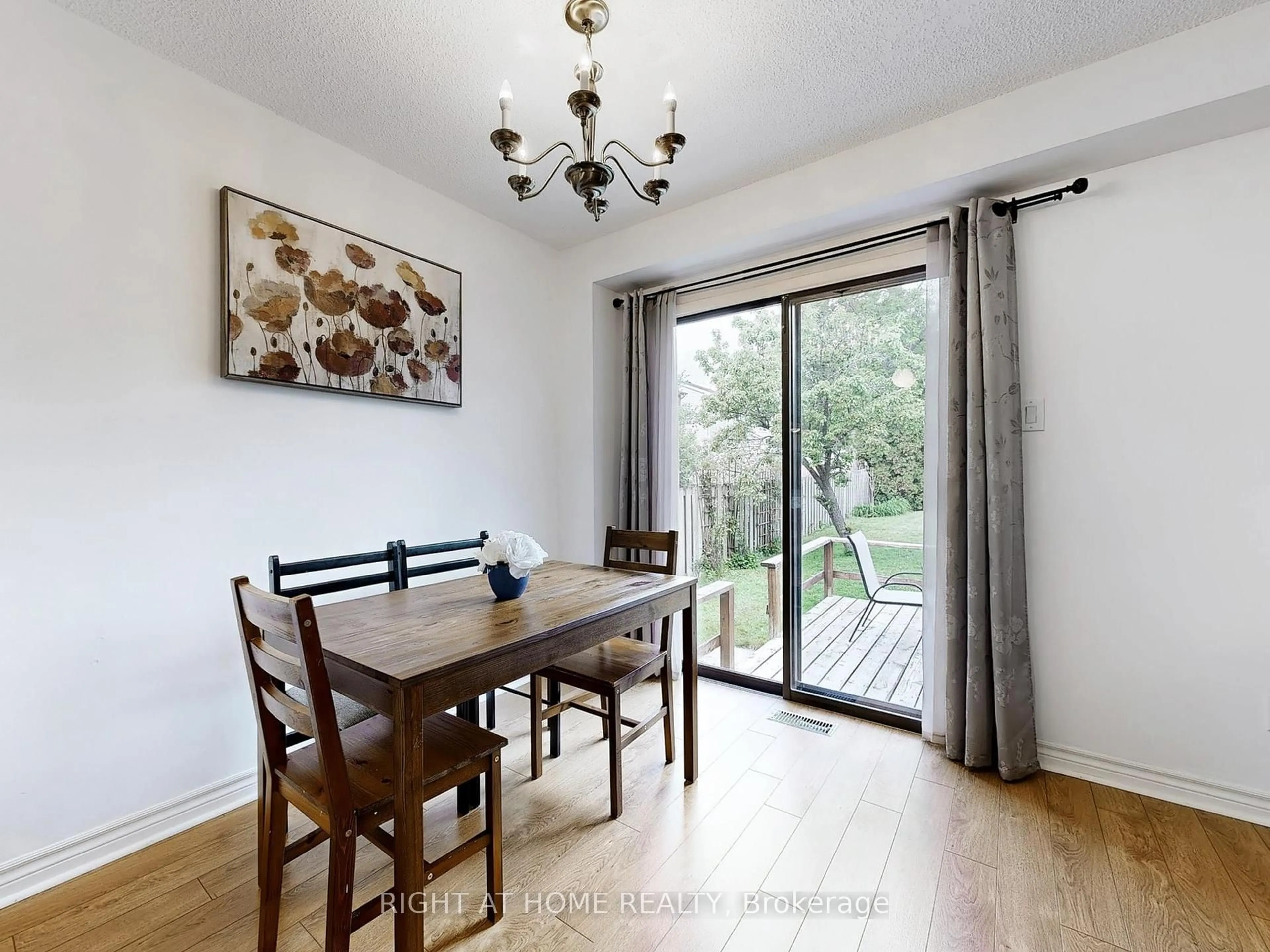 Dining room, wood/laminate floor for 91 Greenfield Cres, Whitby Ontario L1N 7G2