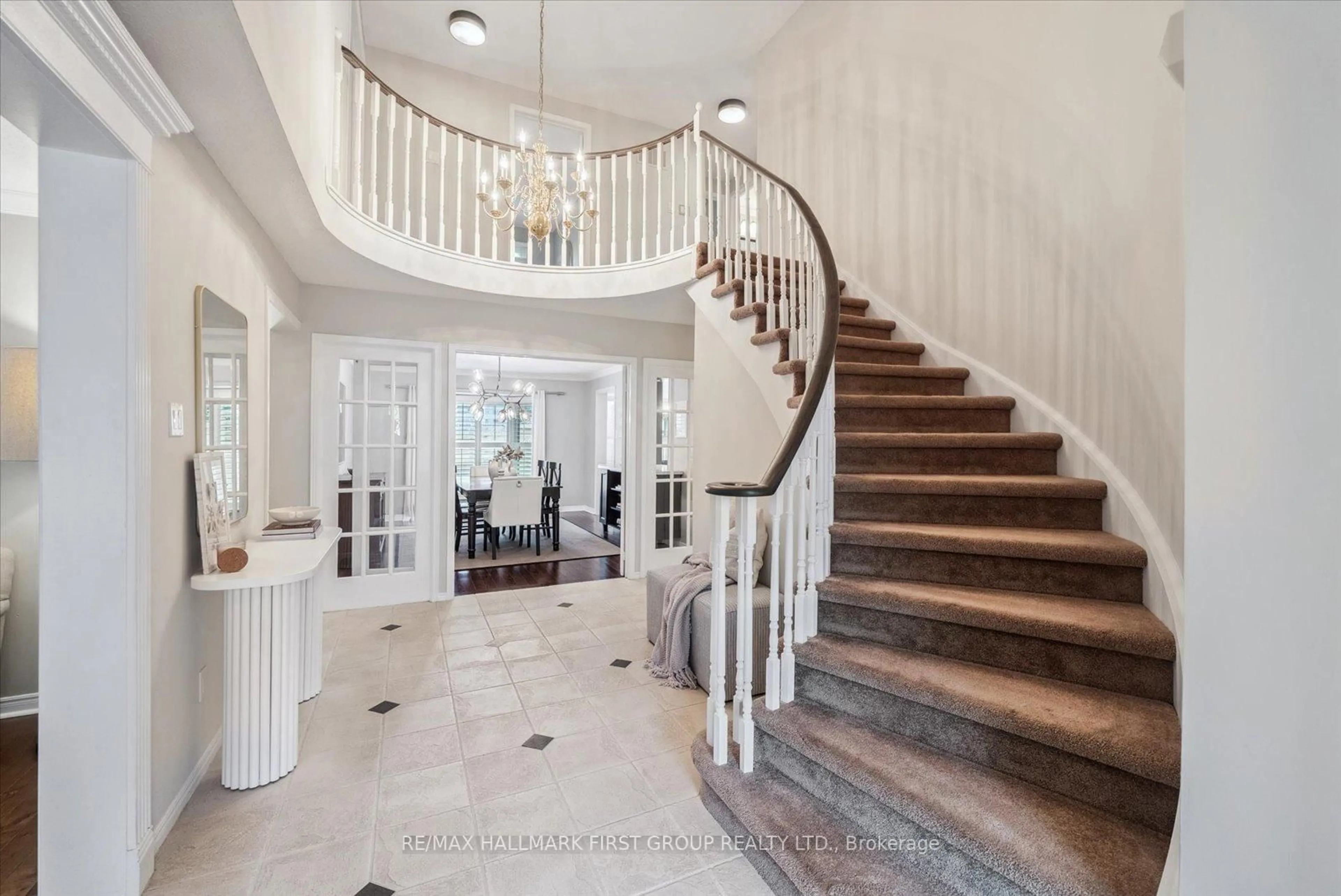 Indoor foyer for 26 Simonds Dr, Ajax Ontario L1S 4X2