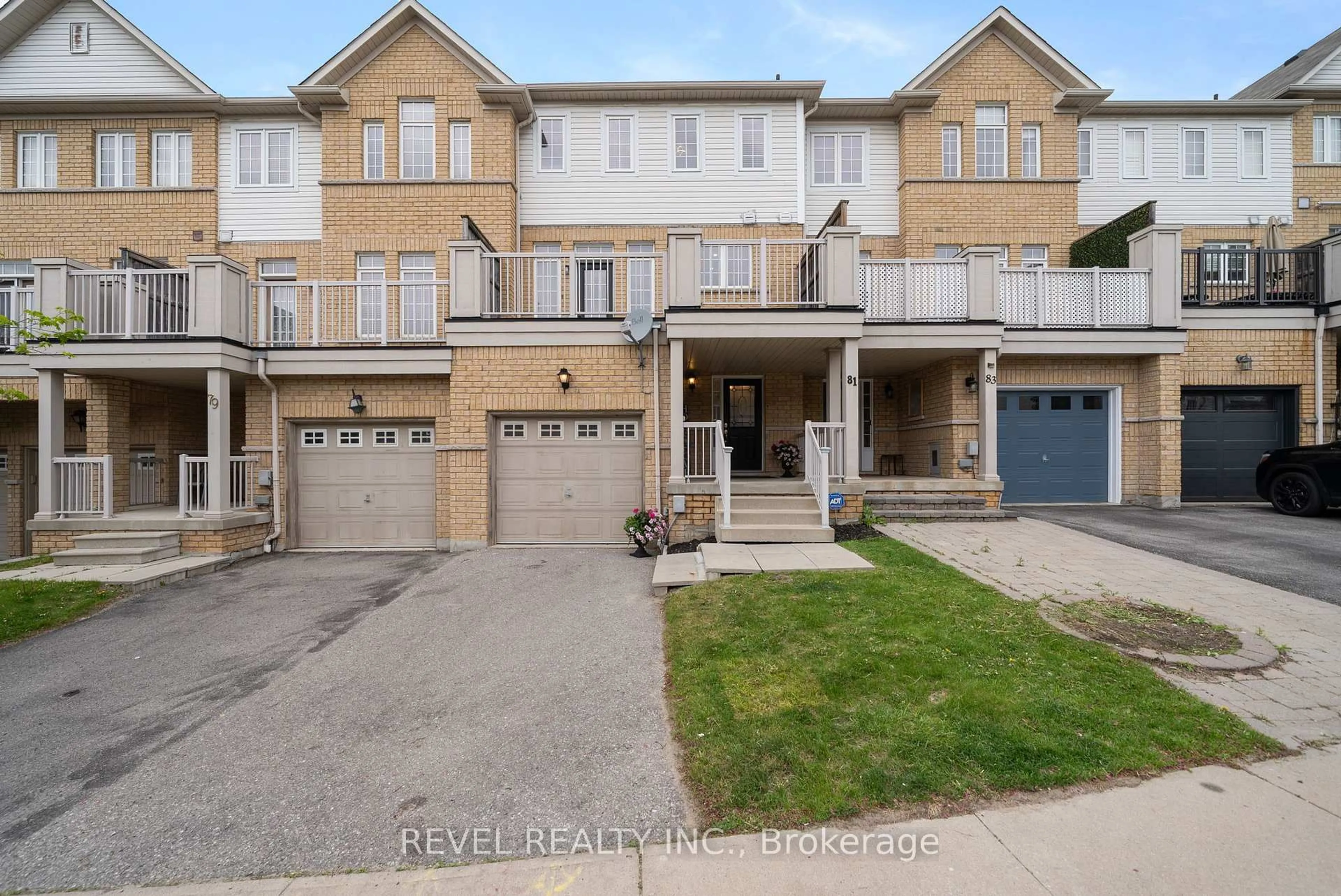A pic from outside/outdoor area/front of a property/back of a property/a pic from drone, street for 81 Barkdale Way, Whitby Ontario L1N 0G1
