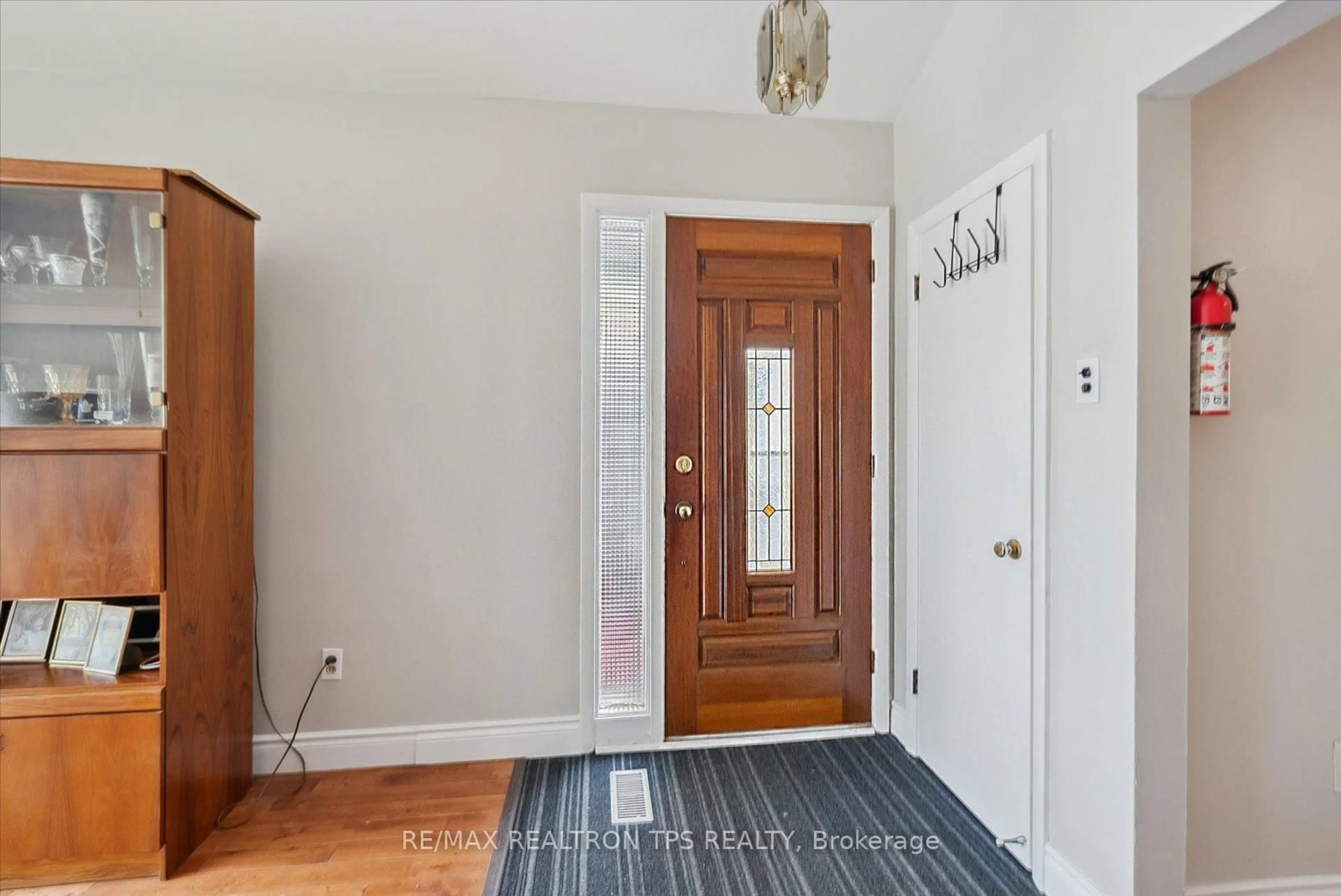 Indoor entryway for 43 Gondola Cres, Toronto Ontario M1G 2J2
