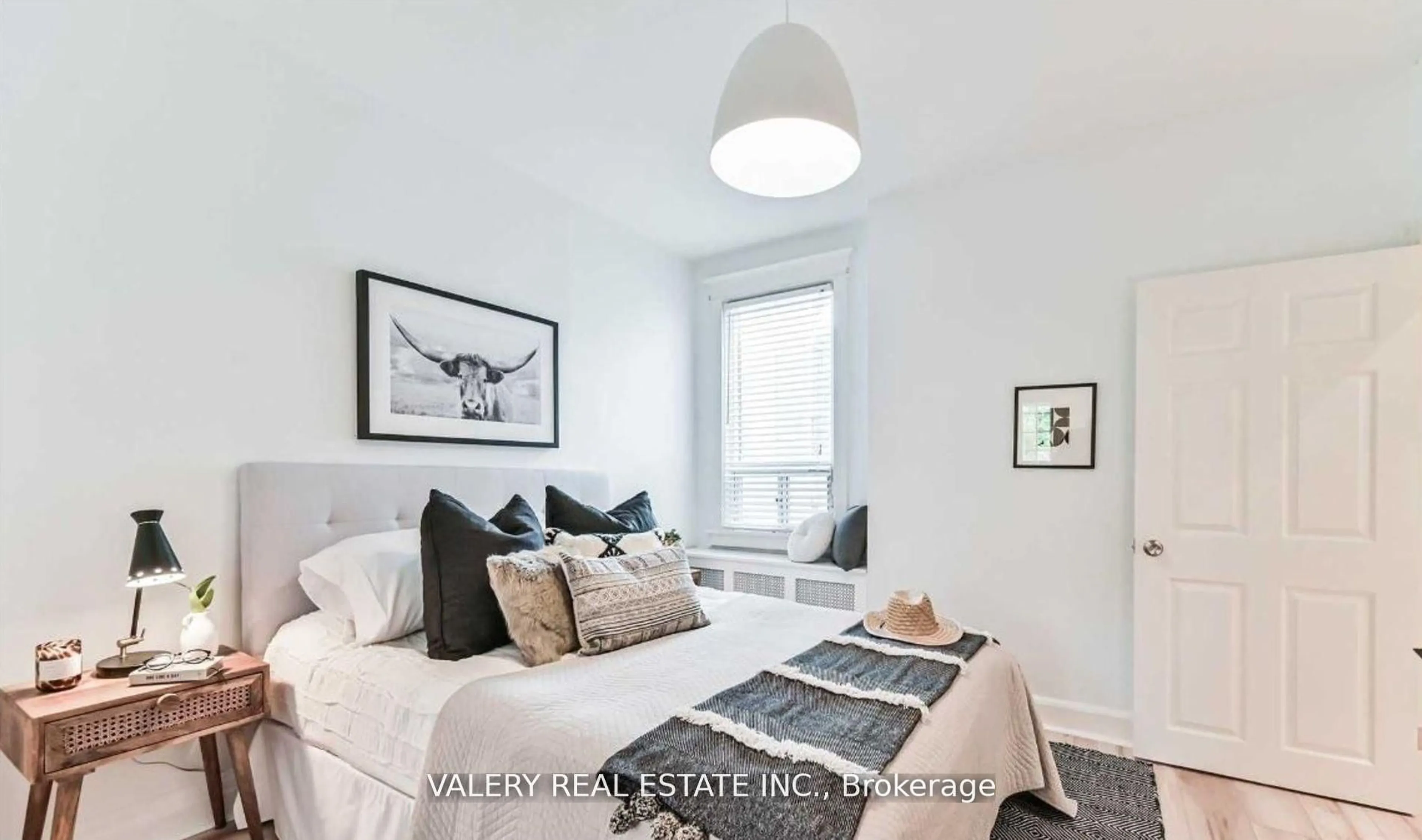 Bedroom with bed, unknown for 204 Oakcrest Ave, Toronto Ontario M4C 1C2