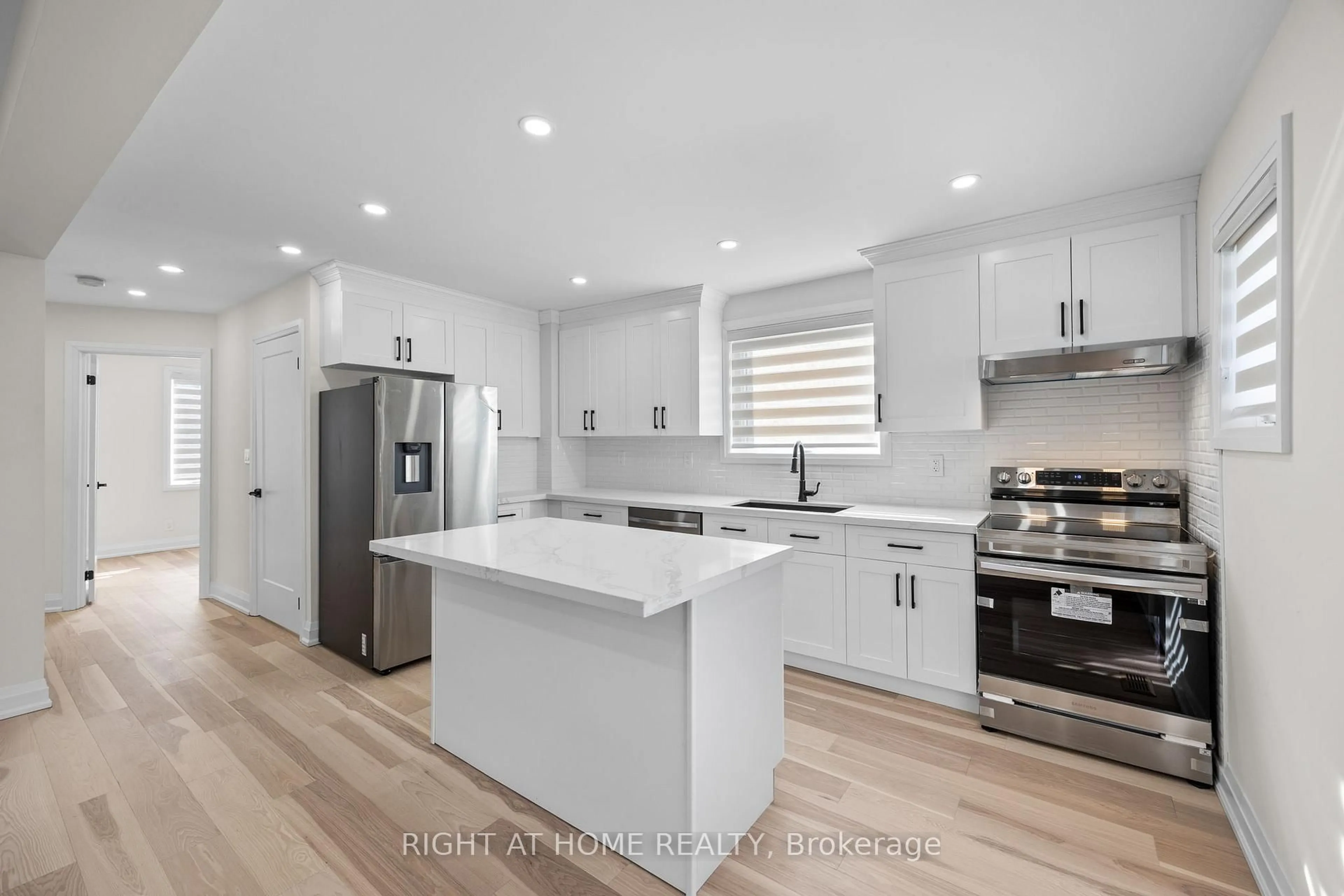 Open concept kitchen, unknown for 961 Victoria Park Ave, Toronto Ontario M4B 2J4