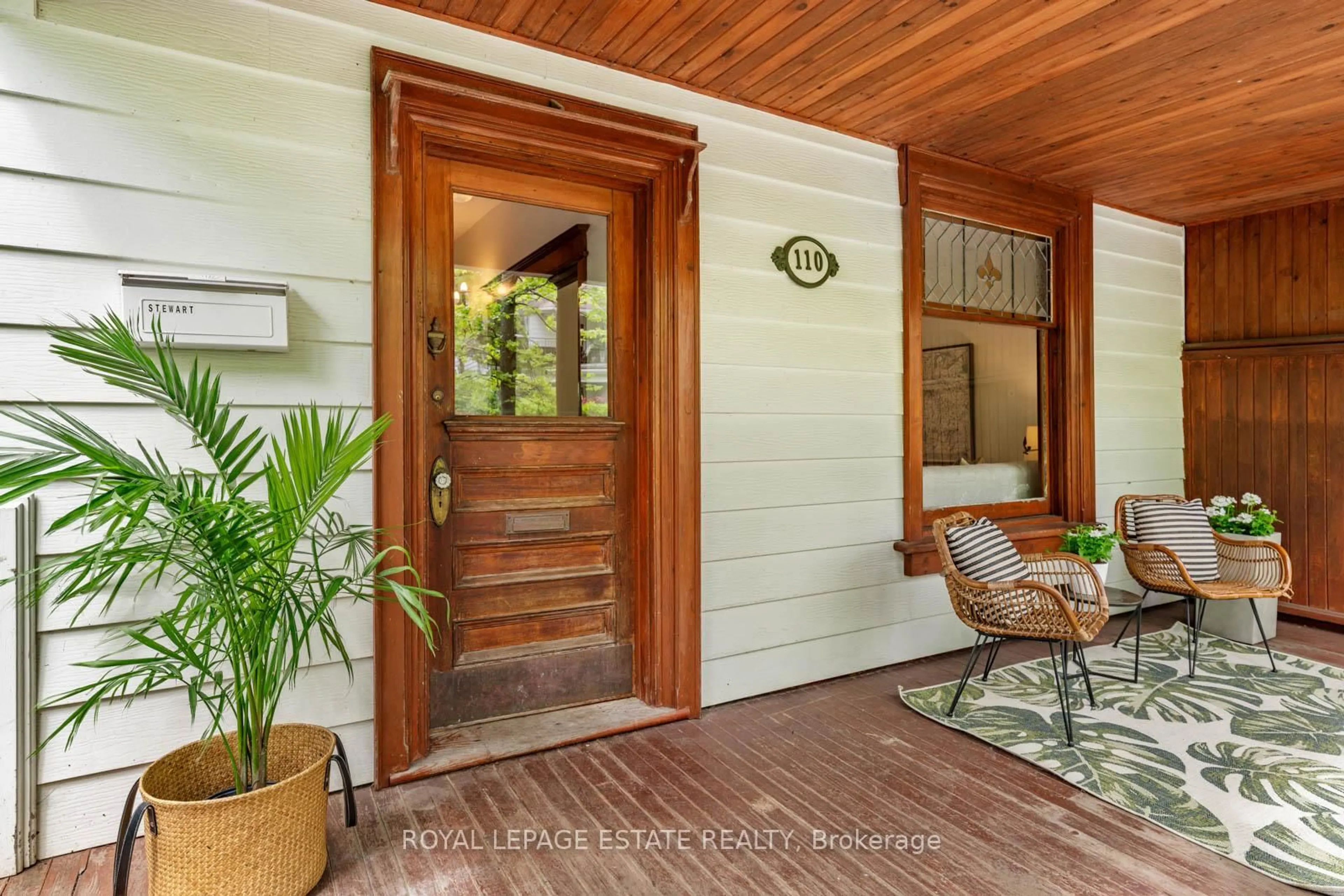 Indoor entryway for 110 Spruce Hill Rd, Toronto Ontario M4E 3G4