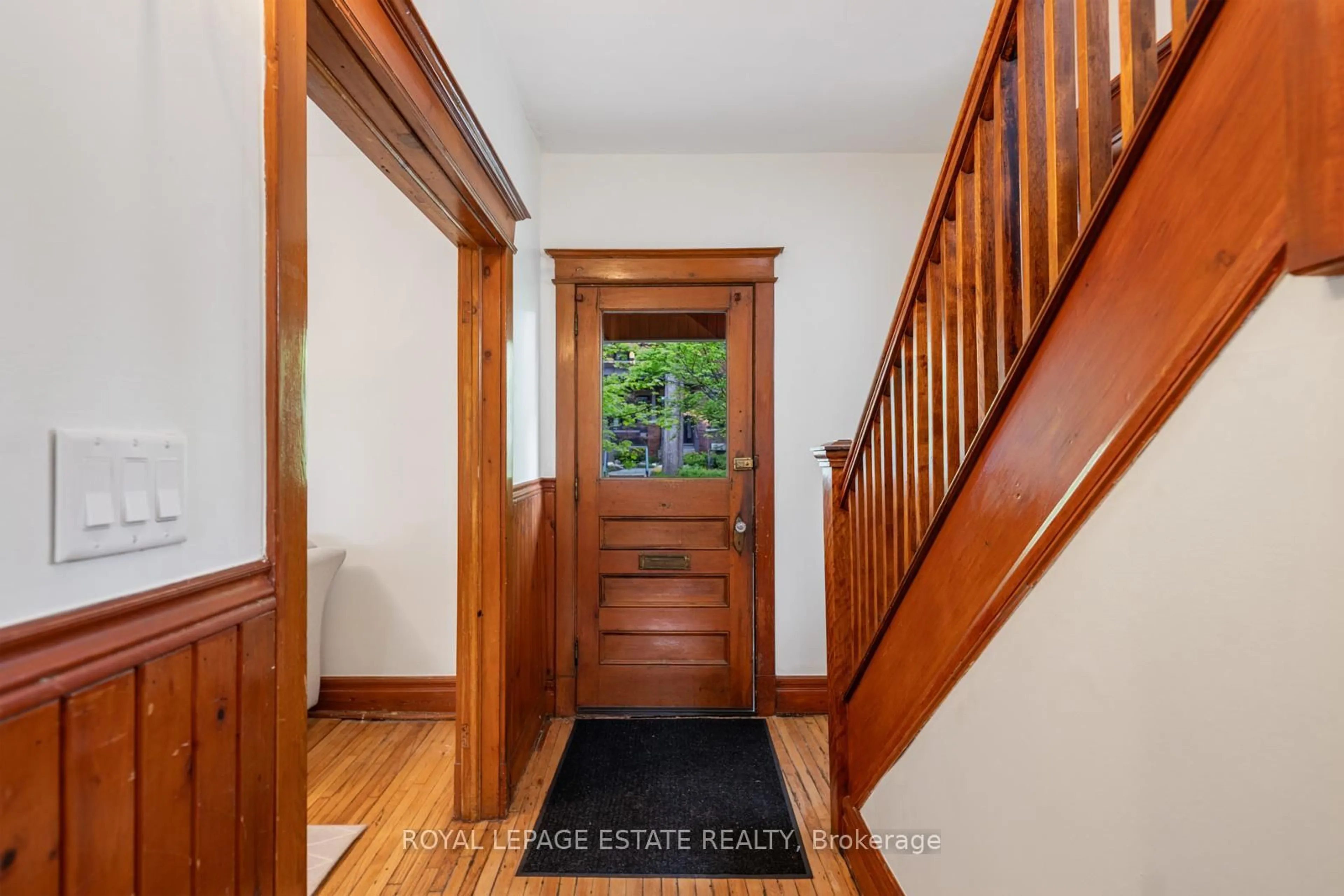 Indoor entryway for 110 Spruce Hill Rd, Toronto Ontario M4E 3G4