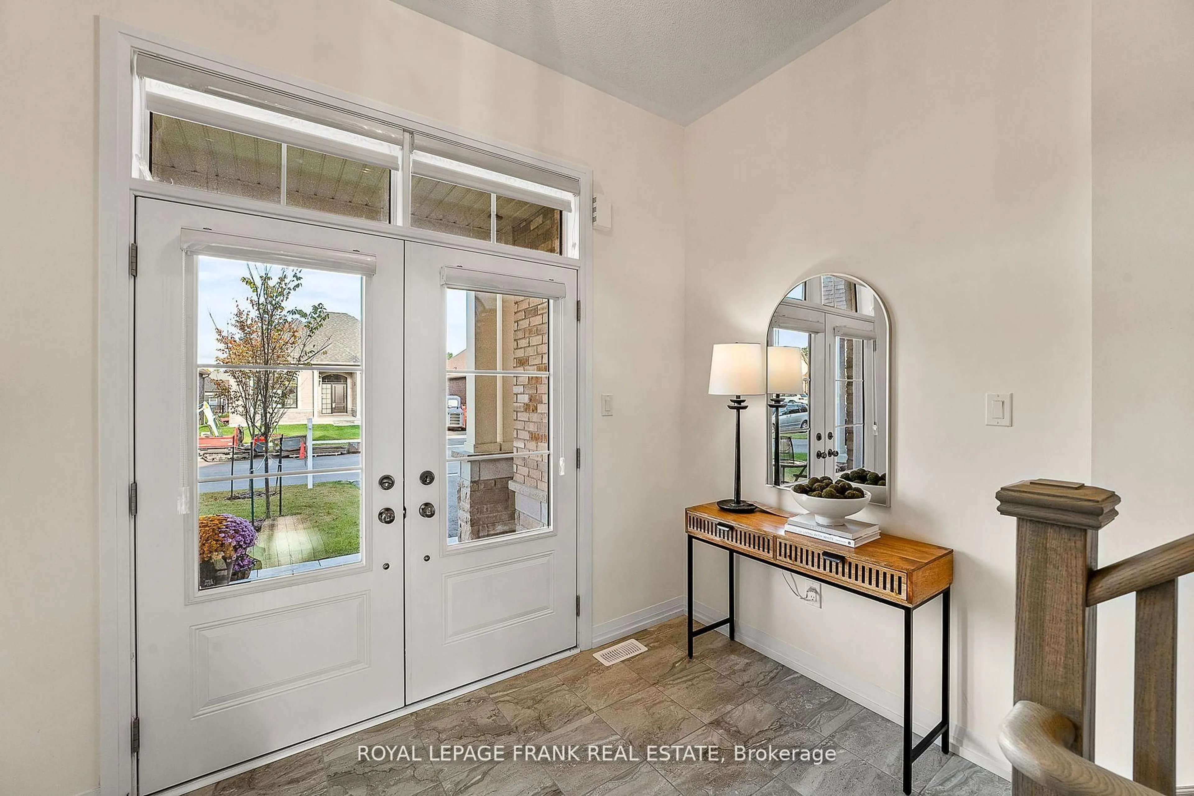Indoor entryway for 78 Holtby Crt, Scugog Ontario L9L 0B4