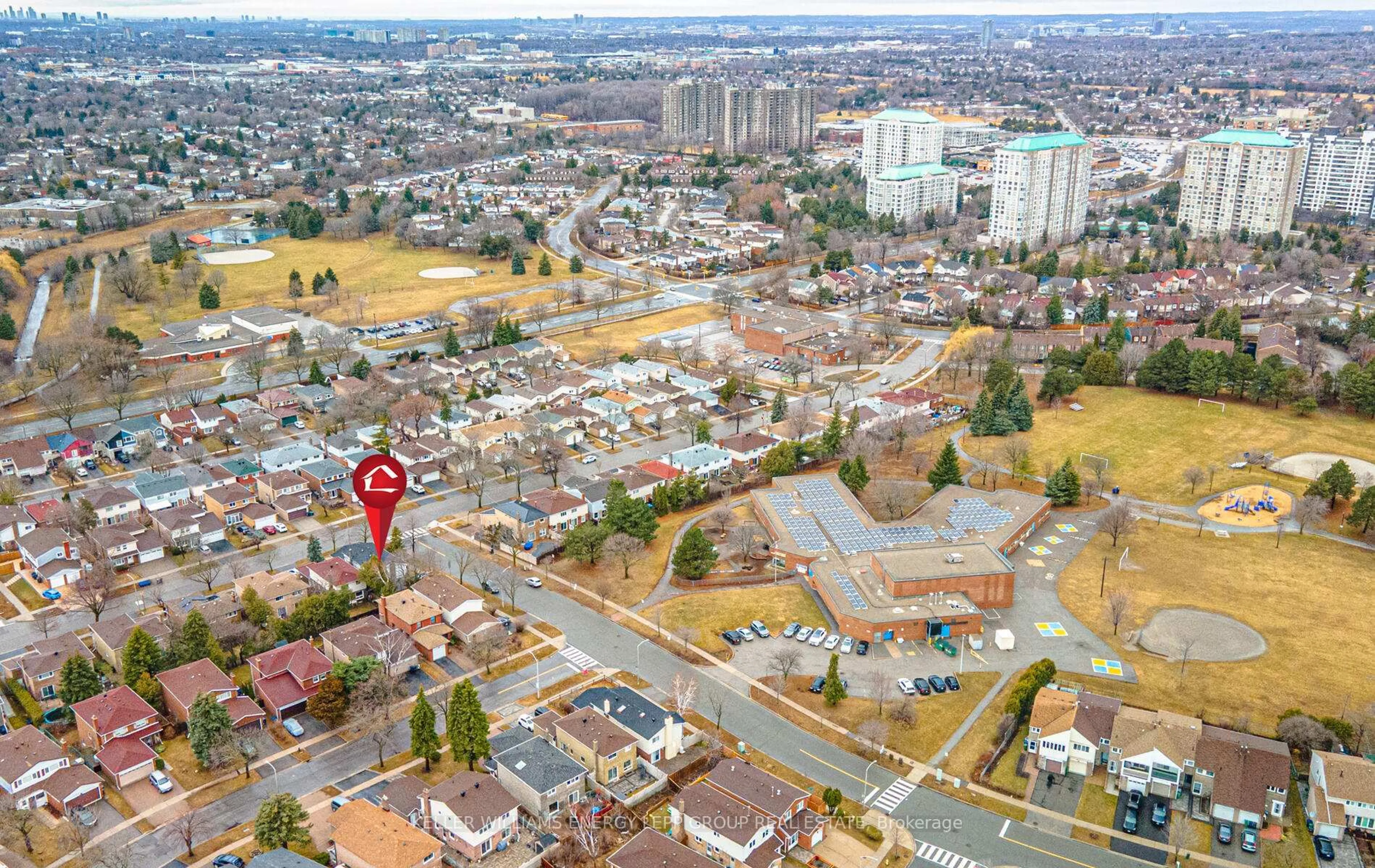 A pic from outside/outdoor area/front of a property/back of a property/a pic from drone, street for 3 Placentia Blvd, Toronto Ontario M1S 3Z4