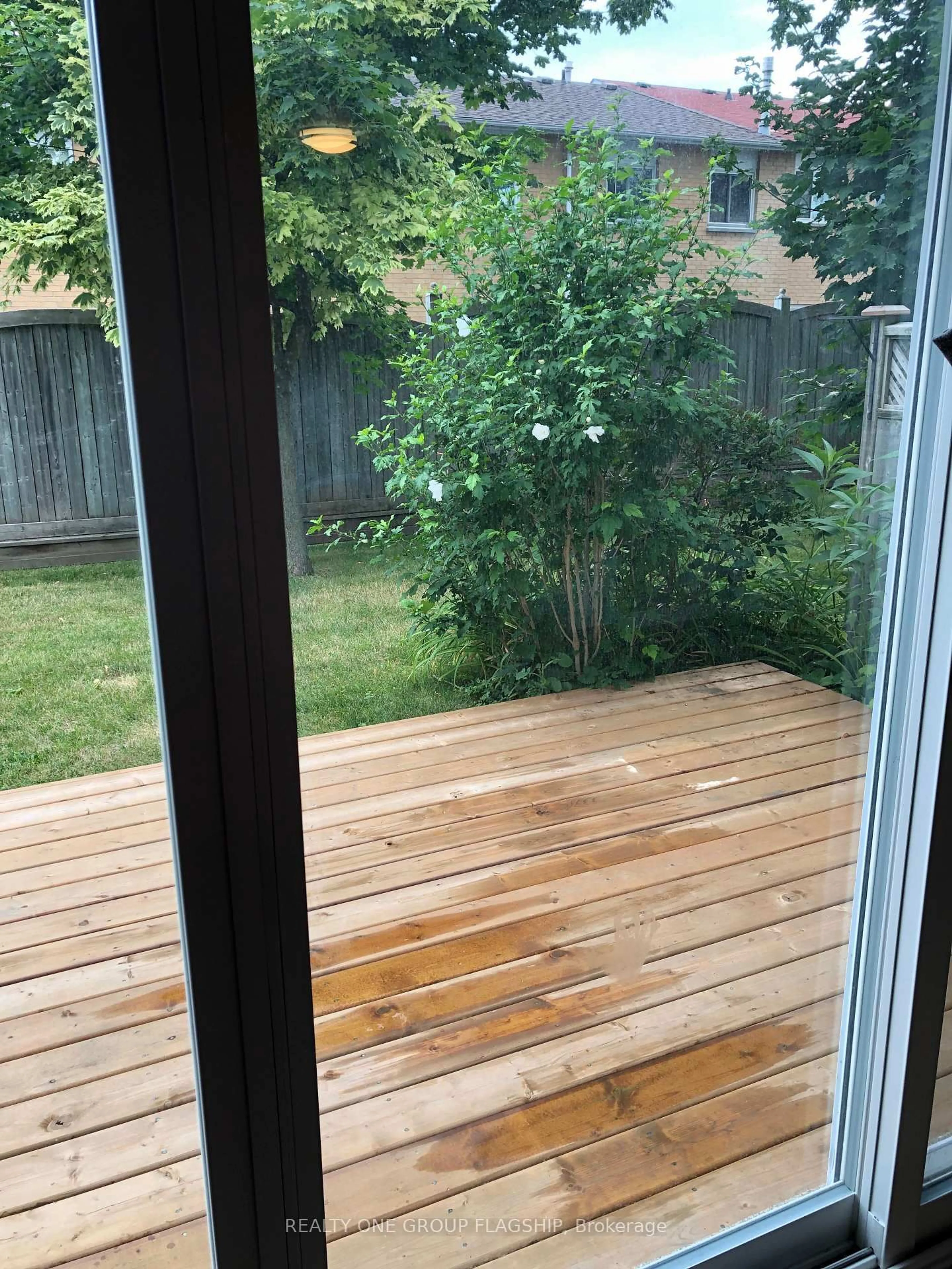 Patio, unknown for 925 Bayly St #7, Pickering Ontario L1W 1L4
