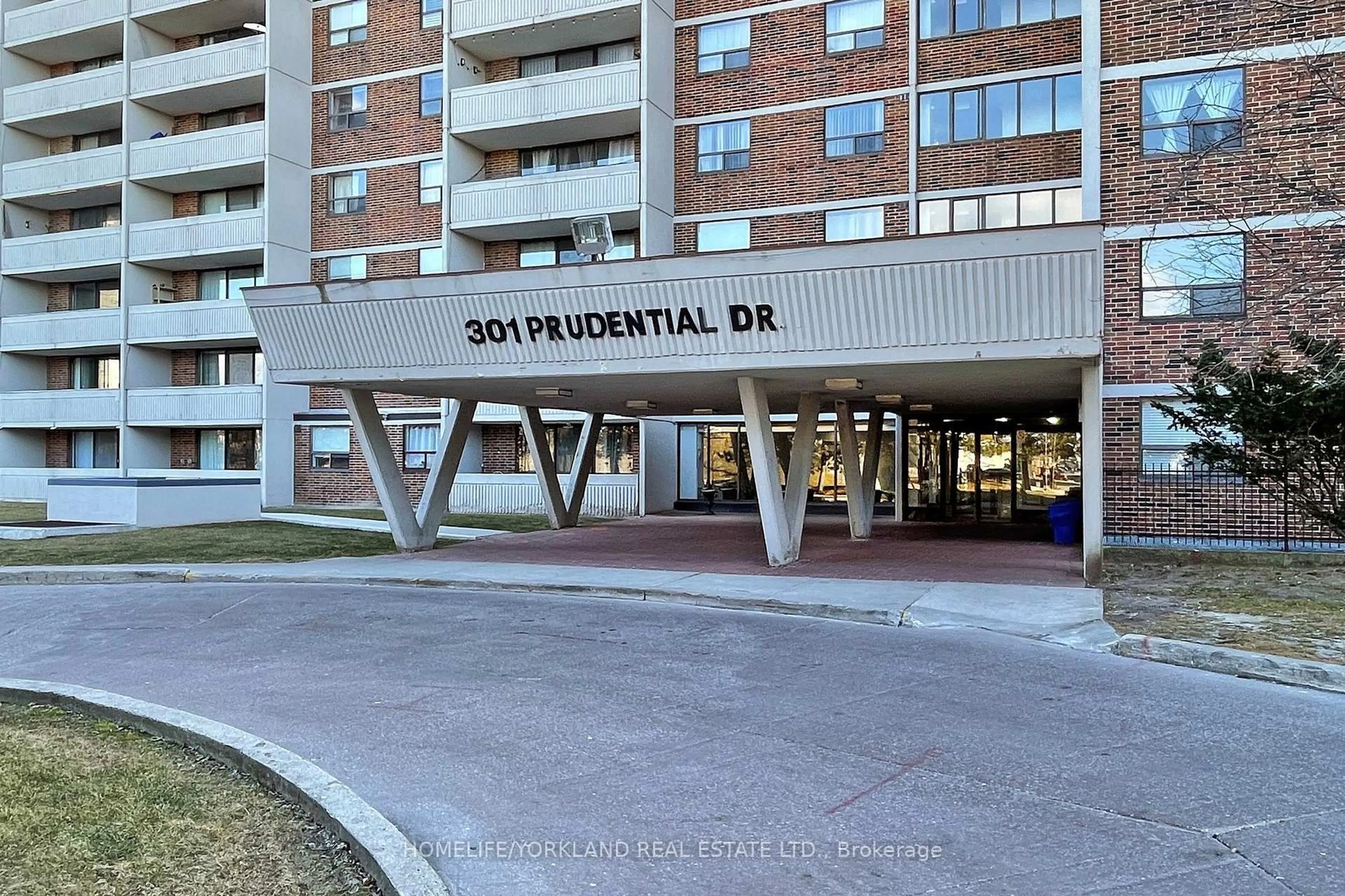Indoor foyer for 301 Prudential Dr #1111, Toronto Ontario M1P 4V3