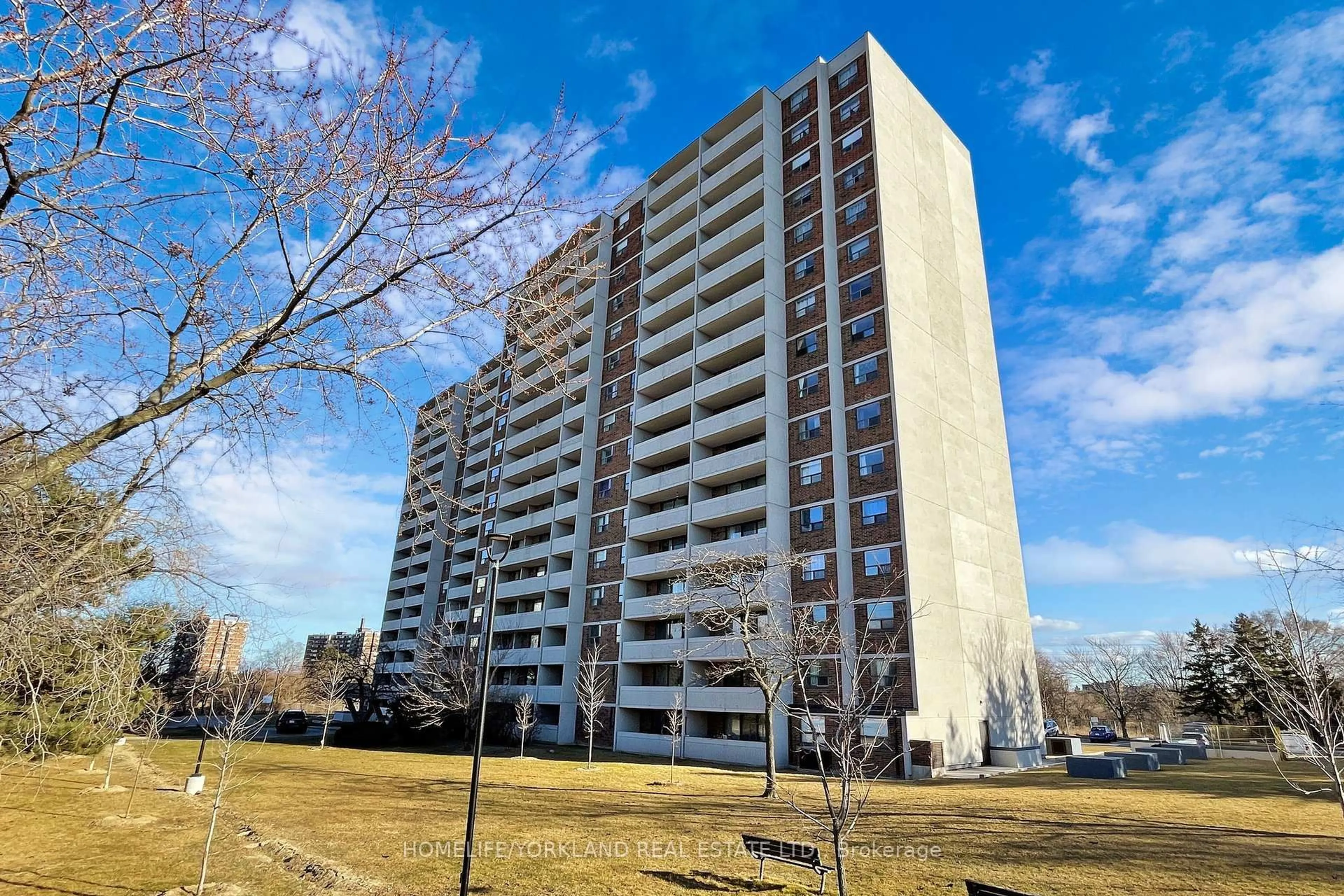 A pic from outside/outdoor area/front of a property/back of a property/a pic from drone, building for 301 Prudential Dr #1111, Toronto Ontario M1P 4V3