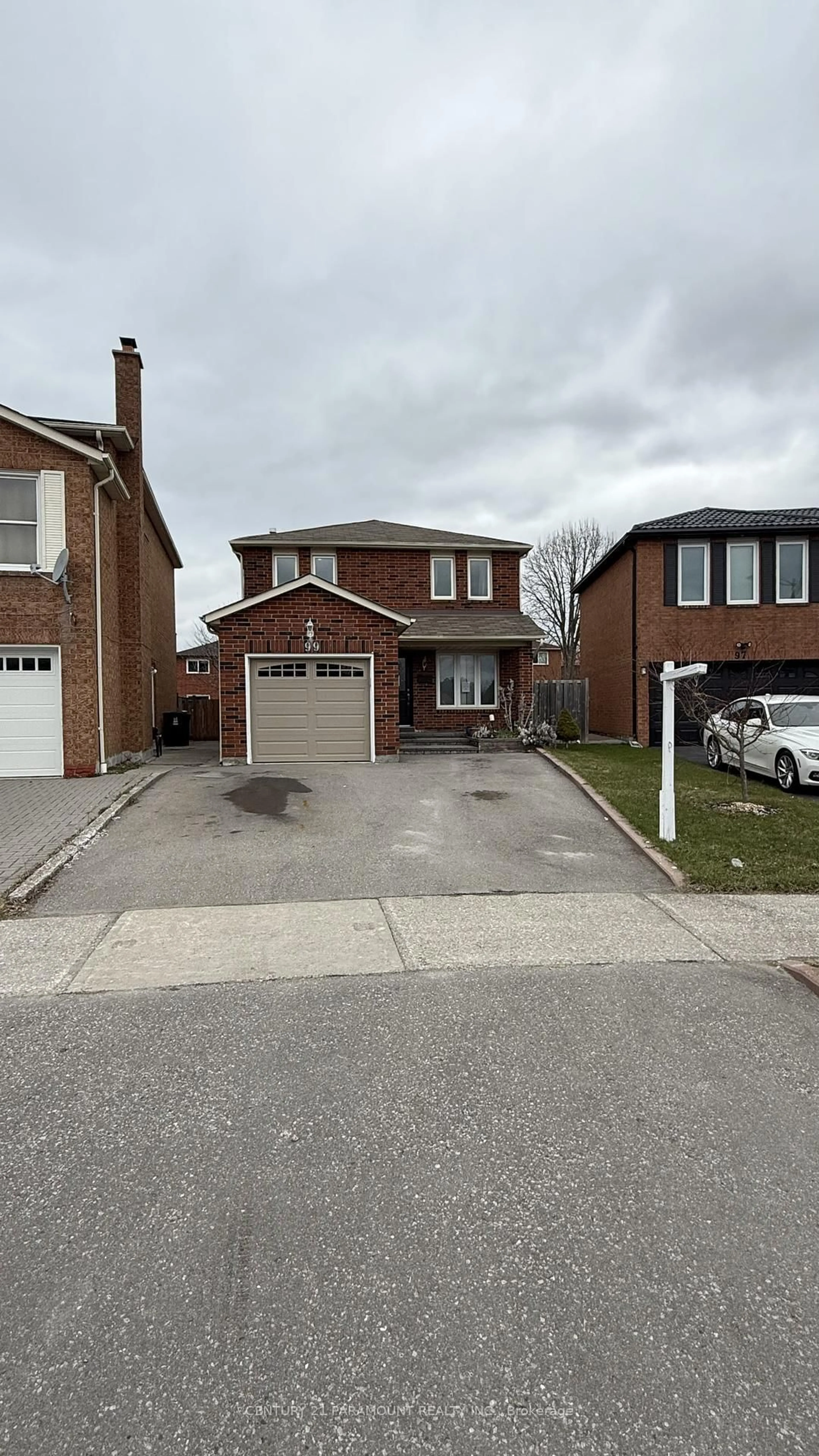 Home with brick exterior material, street for 99 Carisbrooke Sq, Toronto Ontario M1B 4M3