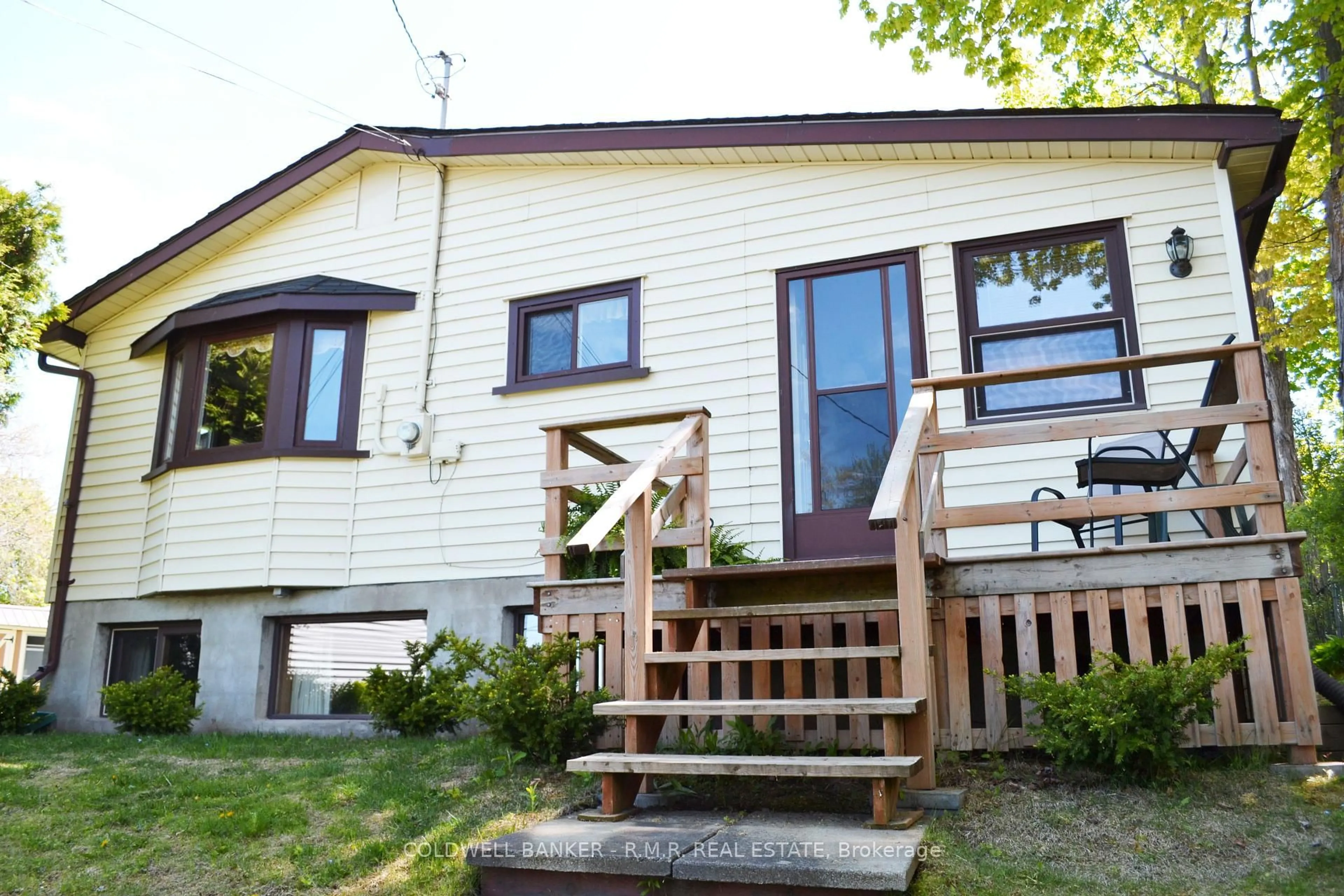 Patio, building for 141 Morris Lane, Scugog Ontario L0B 1L0