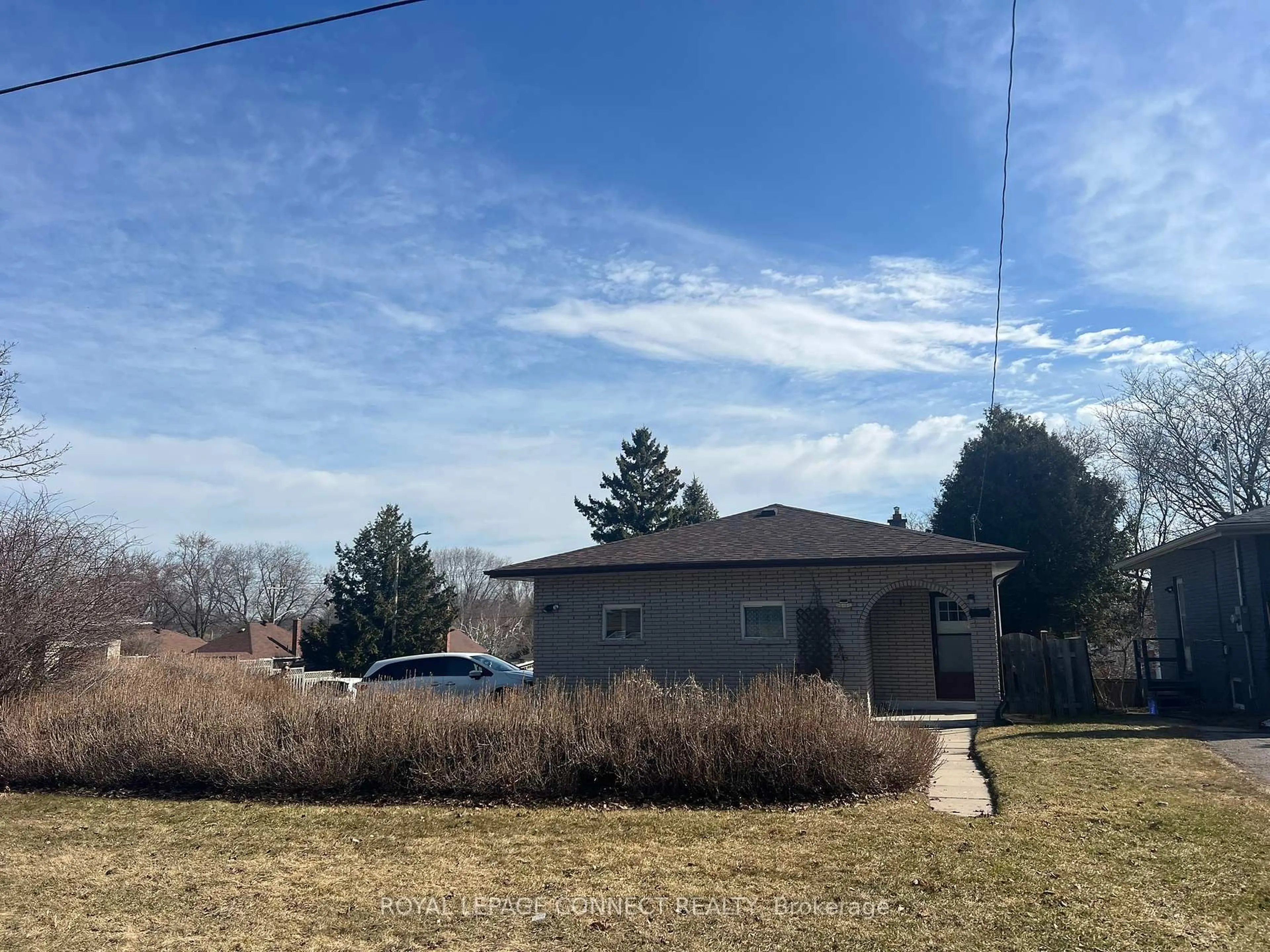 Unknown for 265 Chadburn St, Oshawa Ontario L1H 5V7
