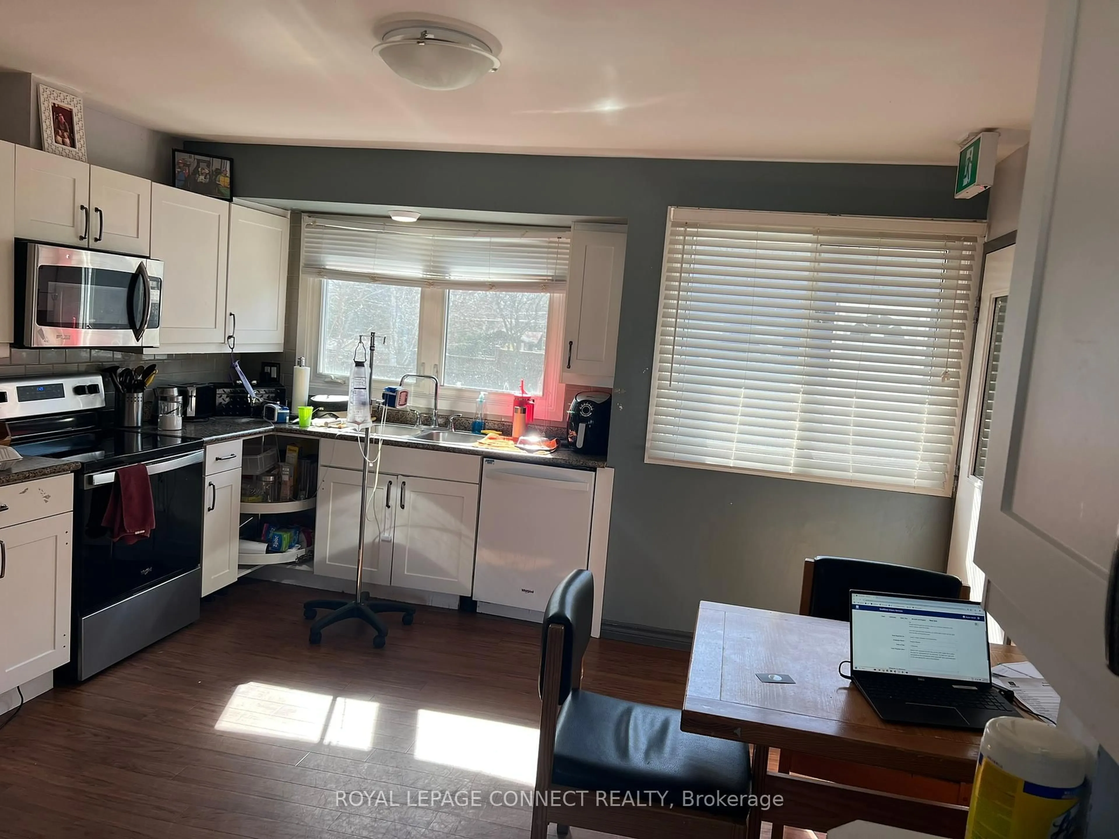 A pic of a room for 265 Chadburn St, Oshawa Ontario L1H 5V7