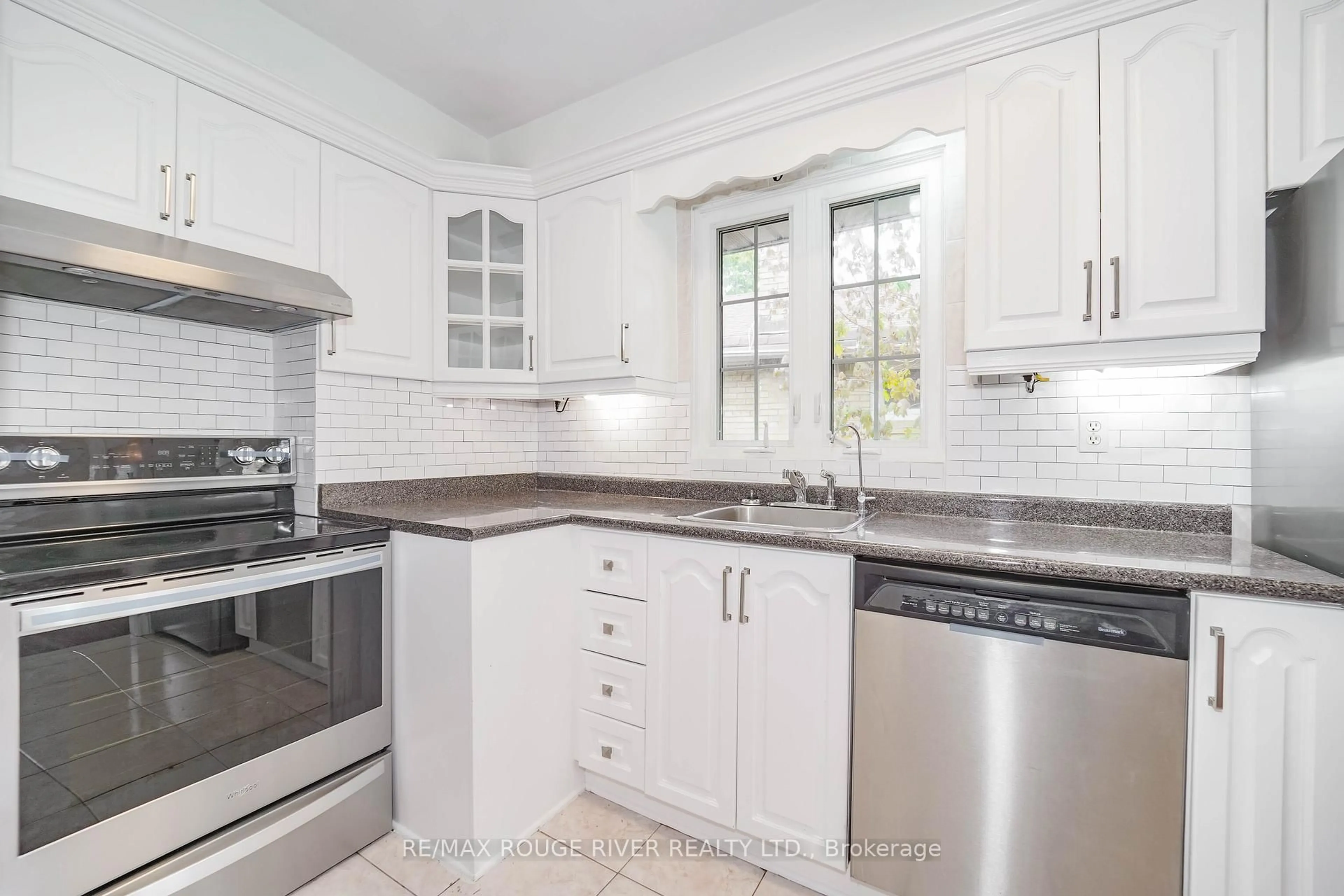 Standard kitchen, ceramic/tile floor for 68 Greenock Ave, Toronto Ontario M1G 2Z9