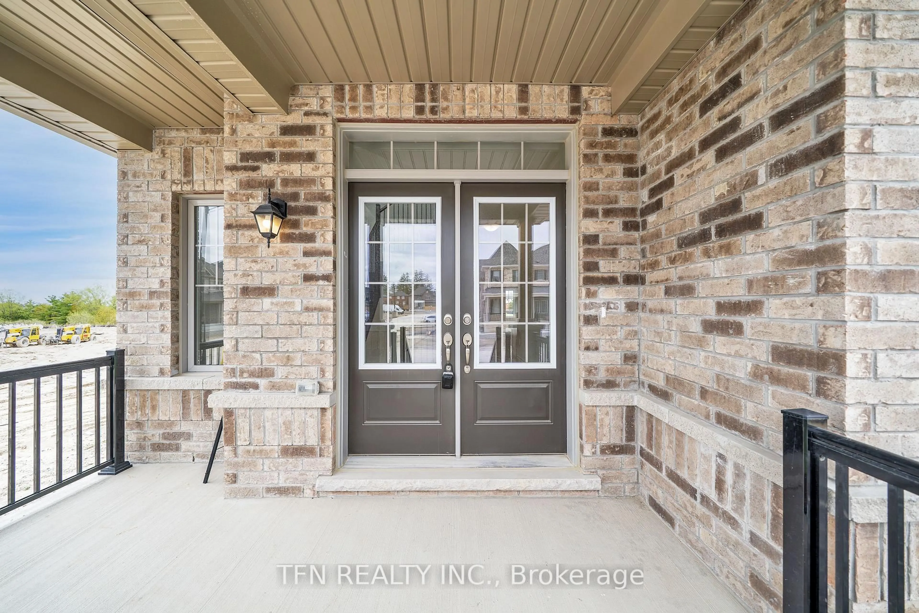 Indoor entryway for 55 Robin Tr, Scugog Ontario L9L 0C9