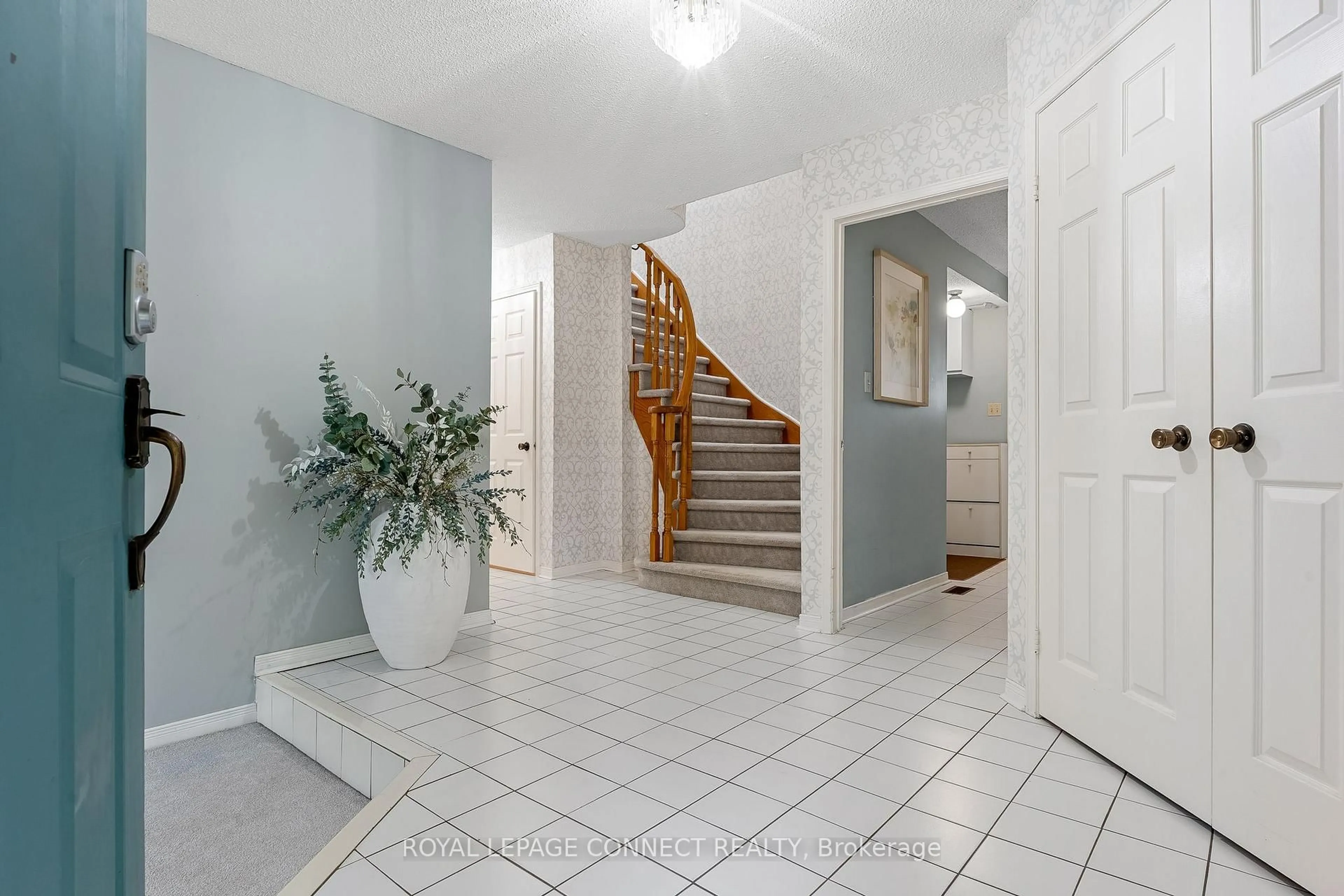 Indoor entryway for 83 Addley Cres, Ajax Ontario L1T 1V4