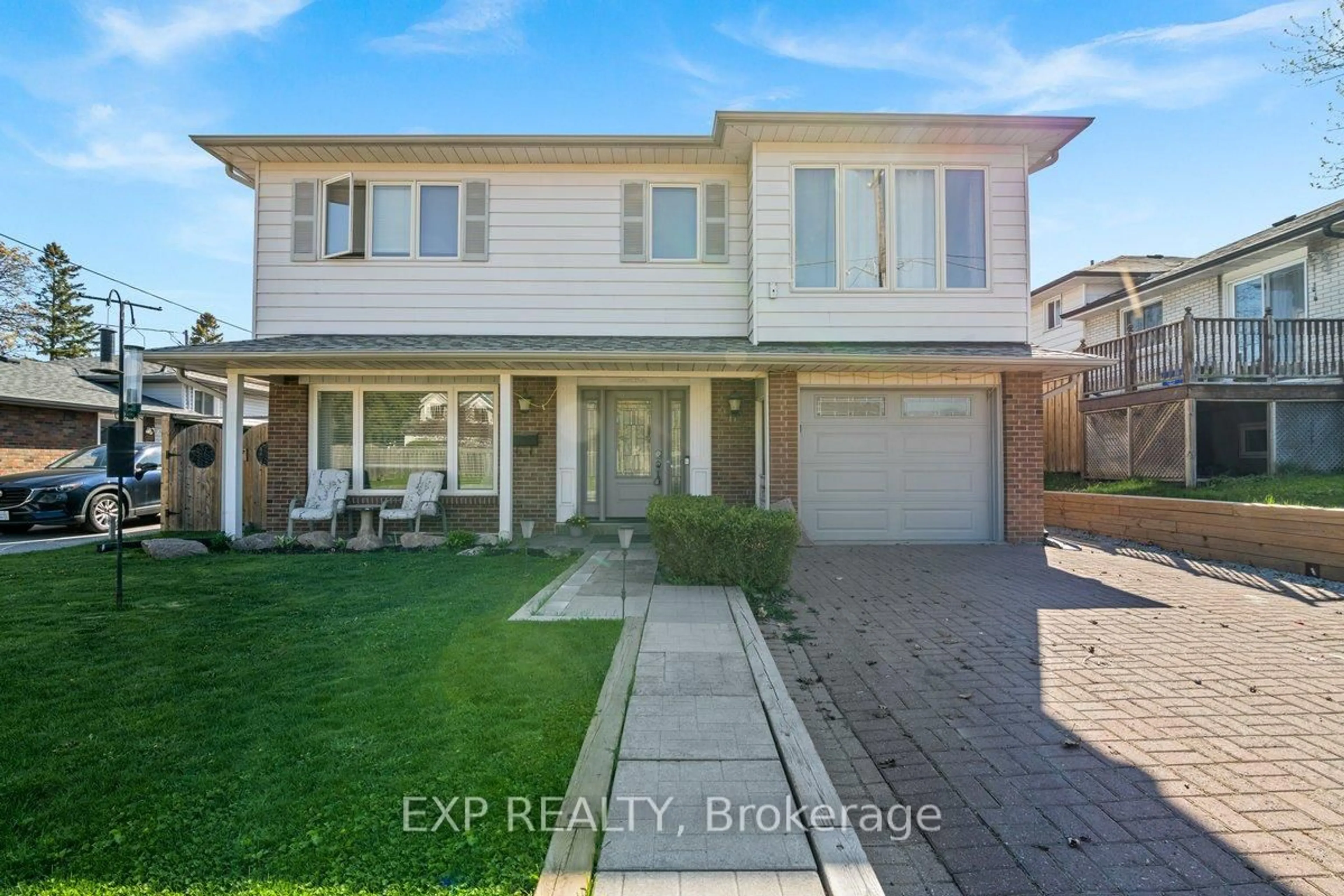 Unknown for 203 Stewart St, Whitby Ontario L1N 3V2