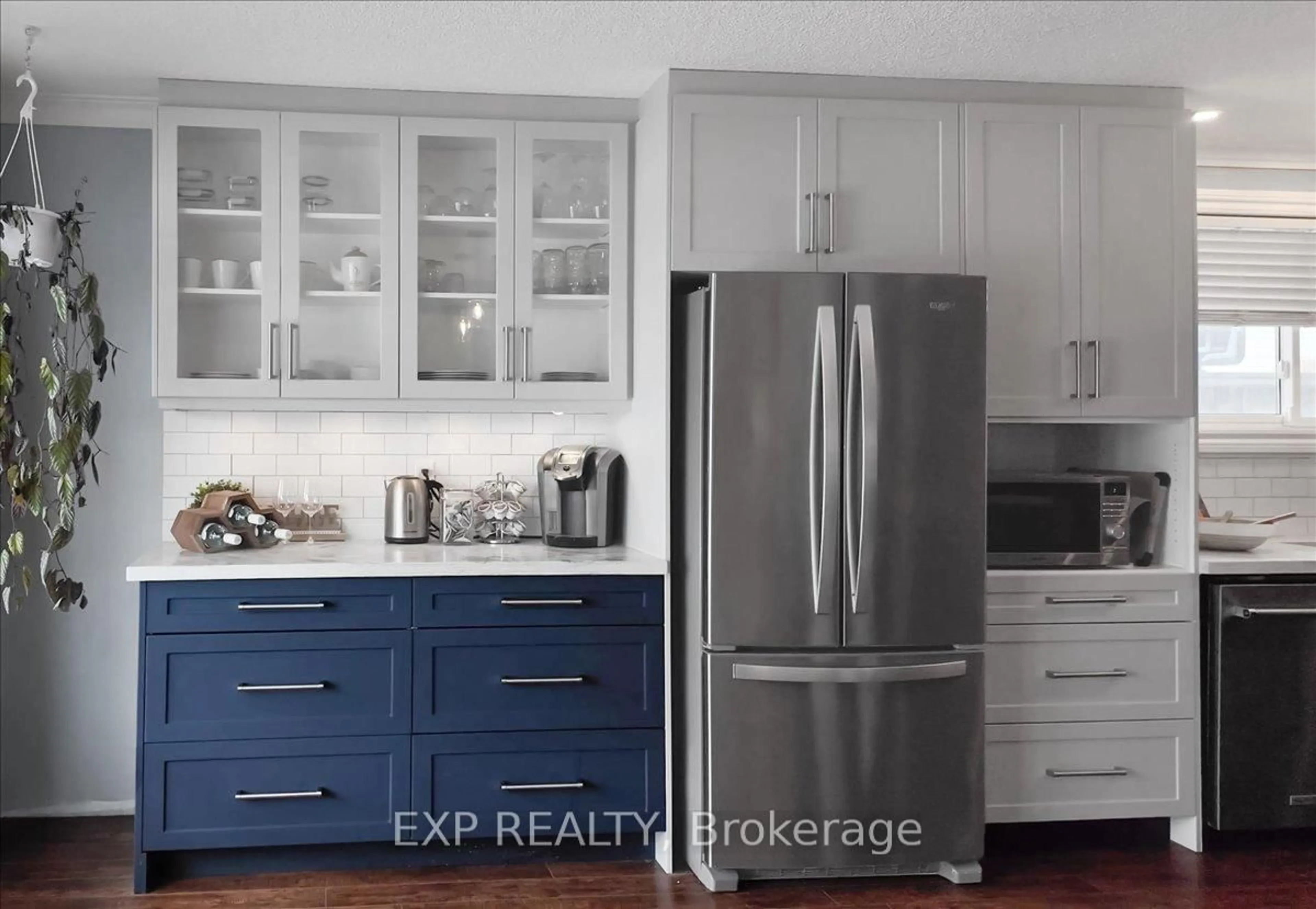 Open concept kitchen, unknown for 203 Stewart St, Whitby Ontario L1N 3V2