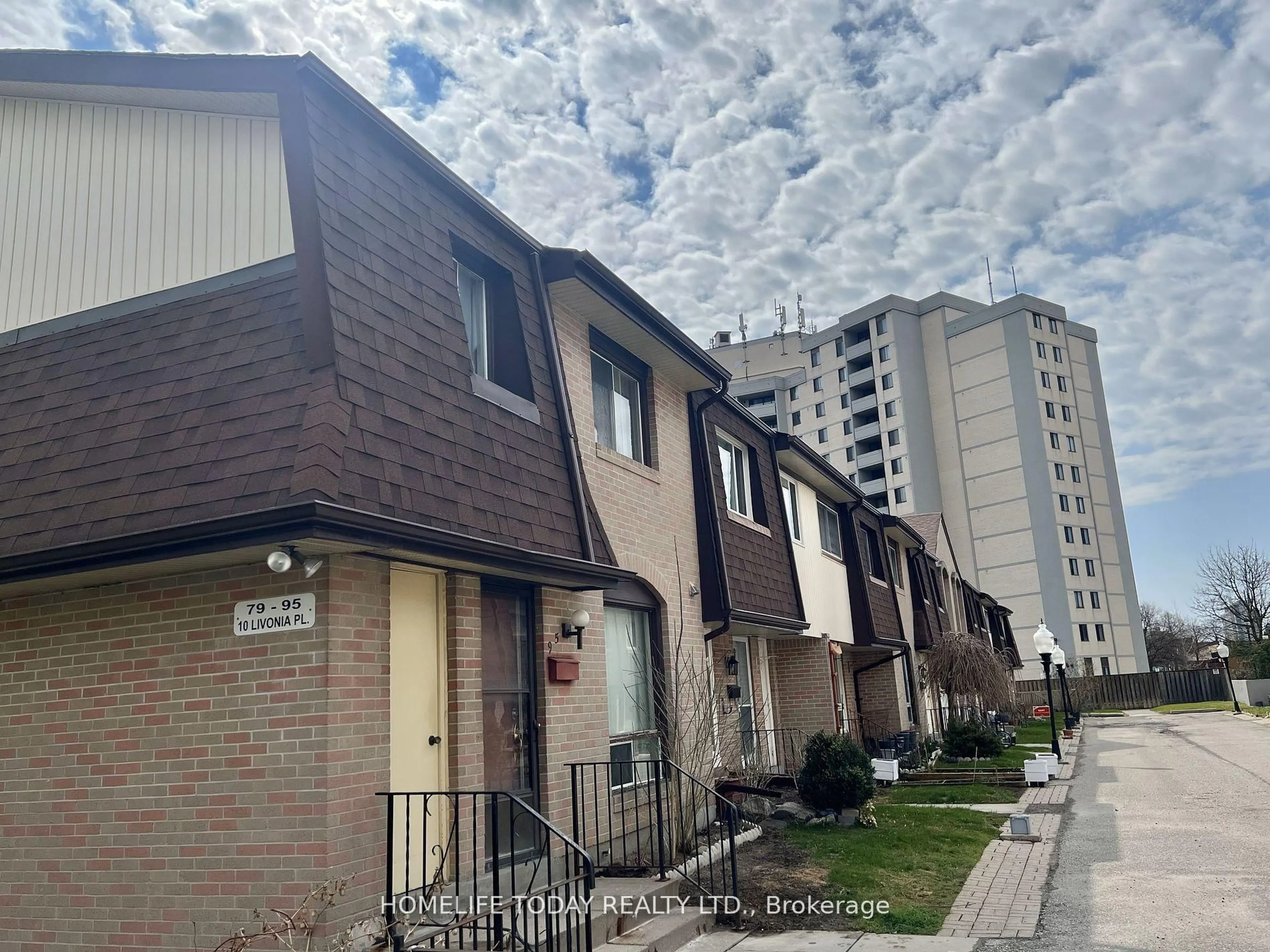 A pic from outside/outdoor area/front of a property/back of a property/a pic from drone, street for 10 Livonia Pl #95, Toronto Ontario M1E 4W6