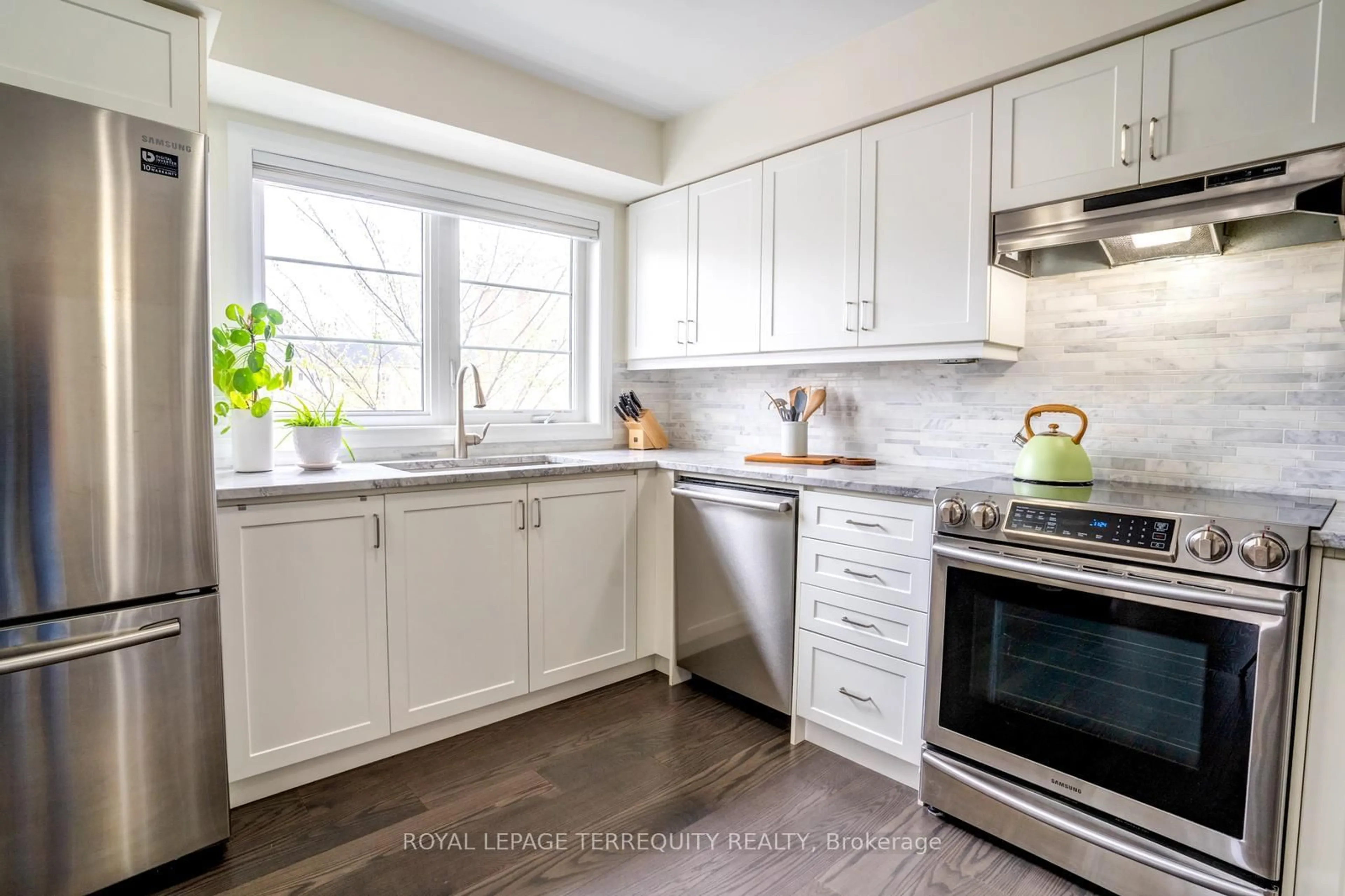 Open concept kitchen, unknown for 72 Fusilier Dr, Toronto Ontario M1L 0J3