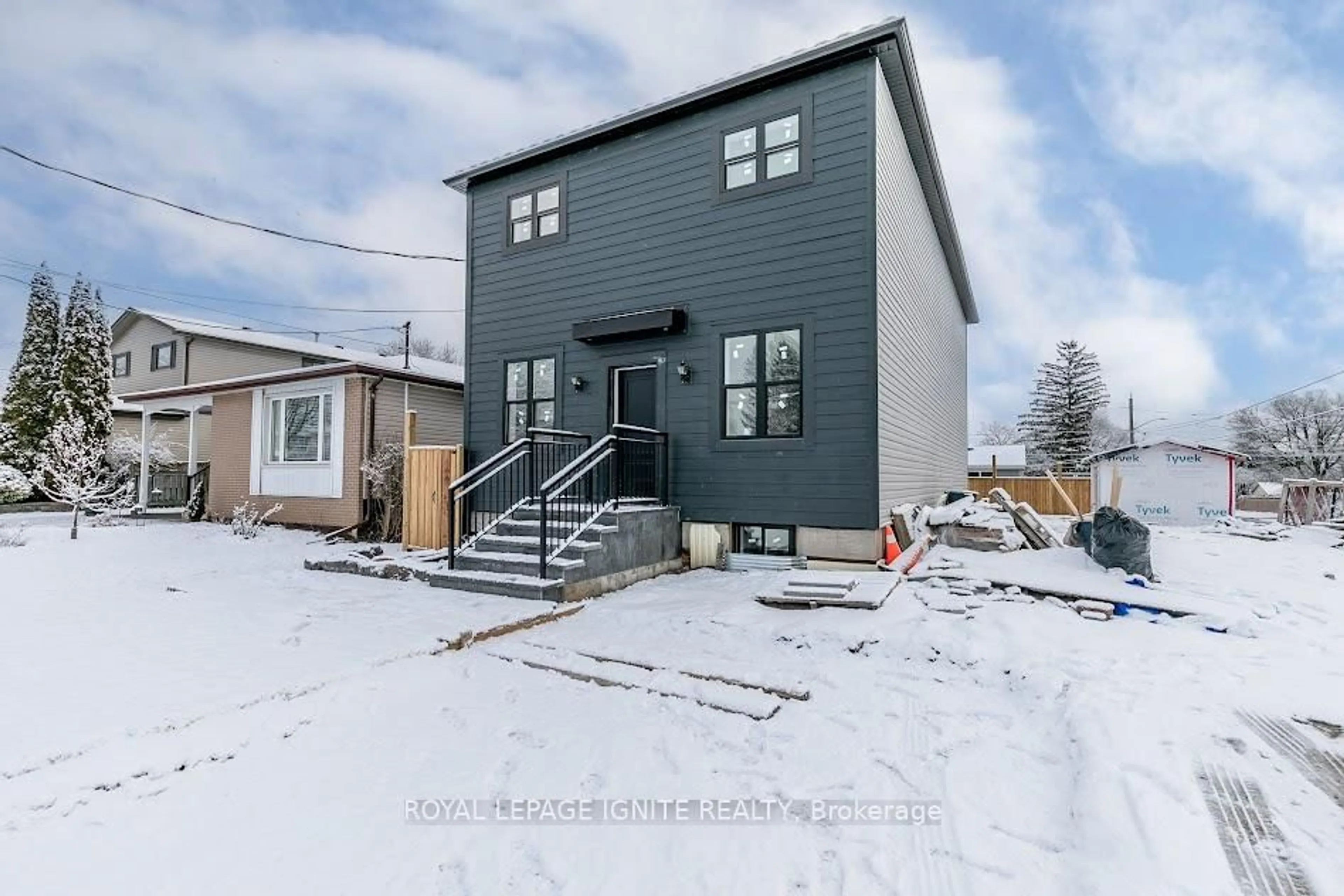 Unknown for 781 Oliva St, Pickering Ontario L1W 2V9