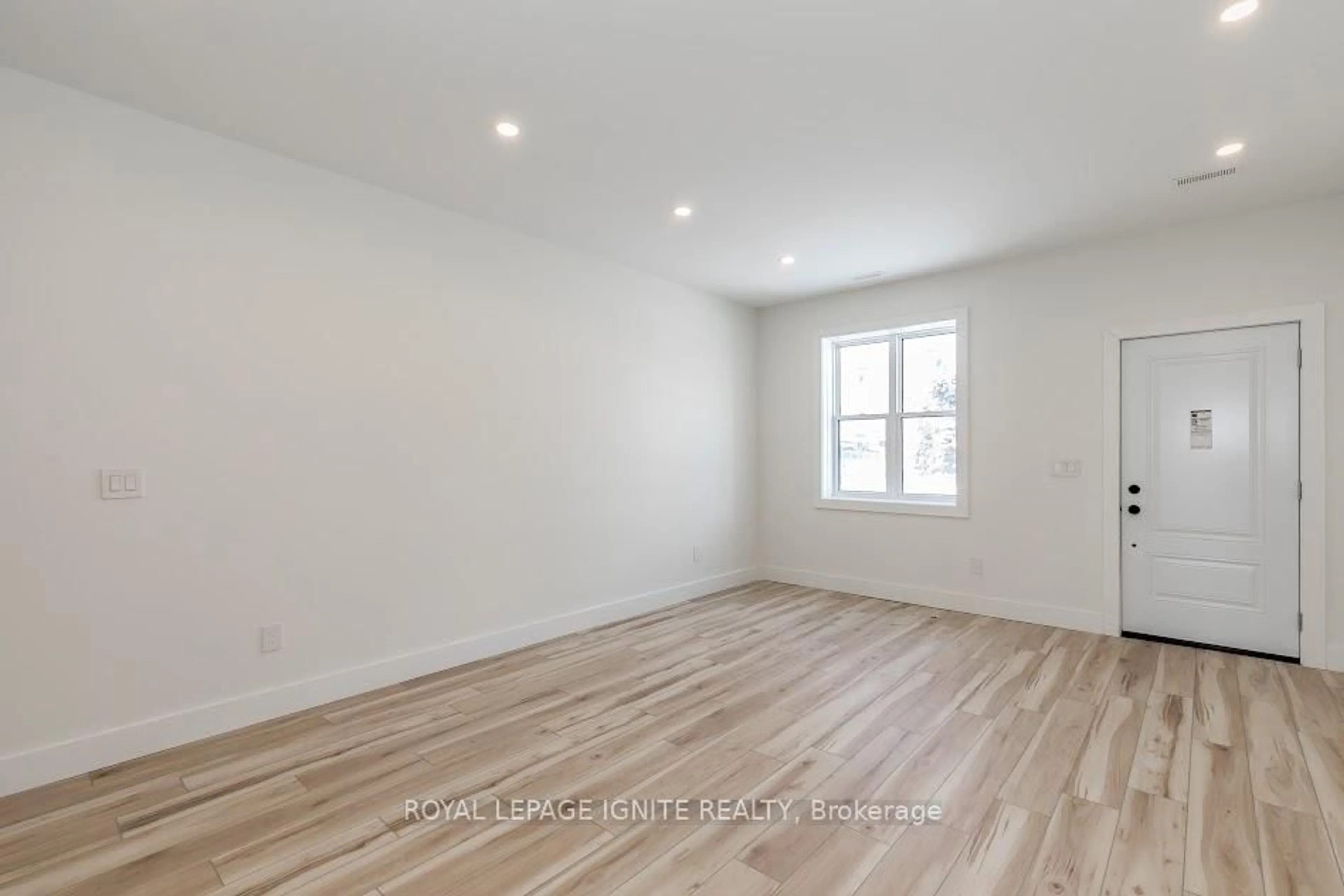 A pic of a room for 781 Oliva St, Pickering Ontario L1W 2V9