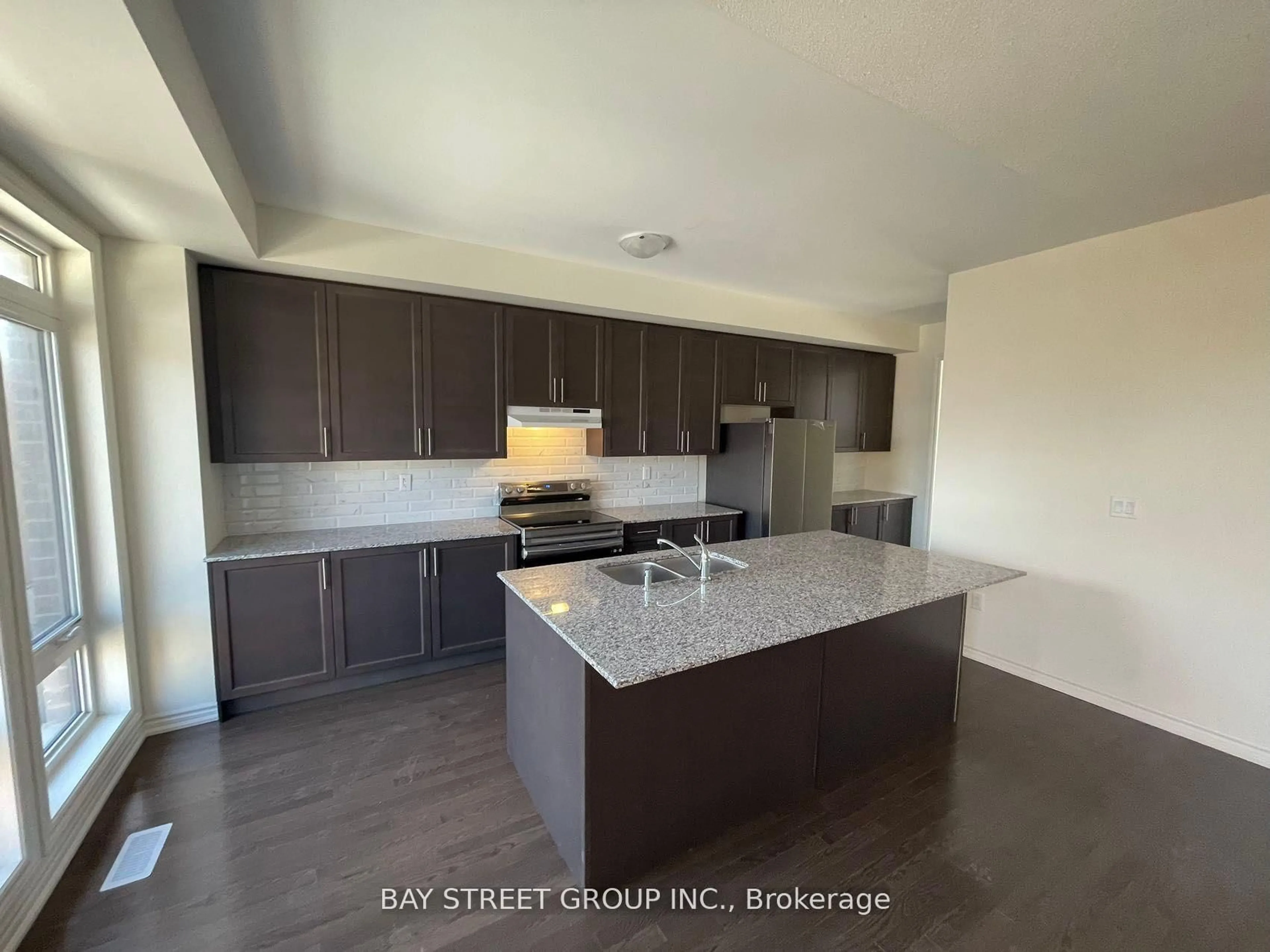 Open concept kitchen, ceramic/tile floor for 533 Danks Ridge Dr, Ajax Ontario L1S 0H4