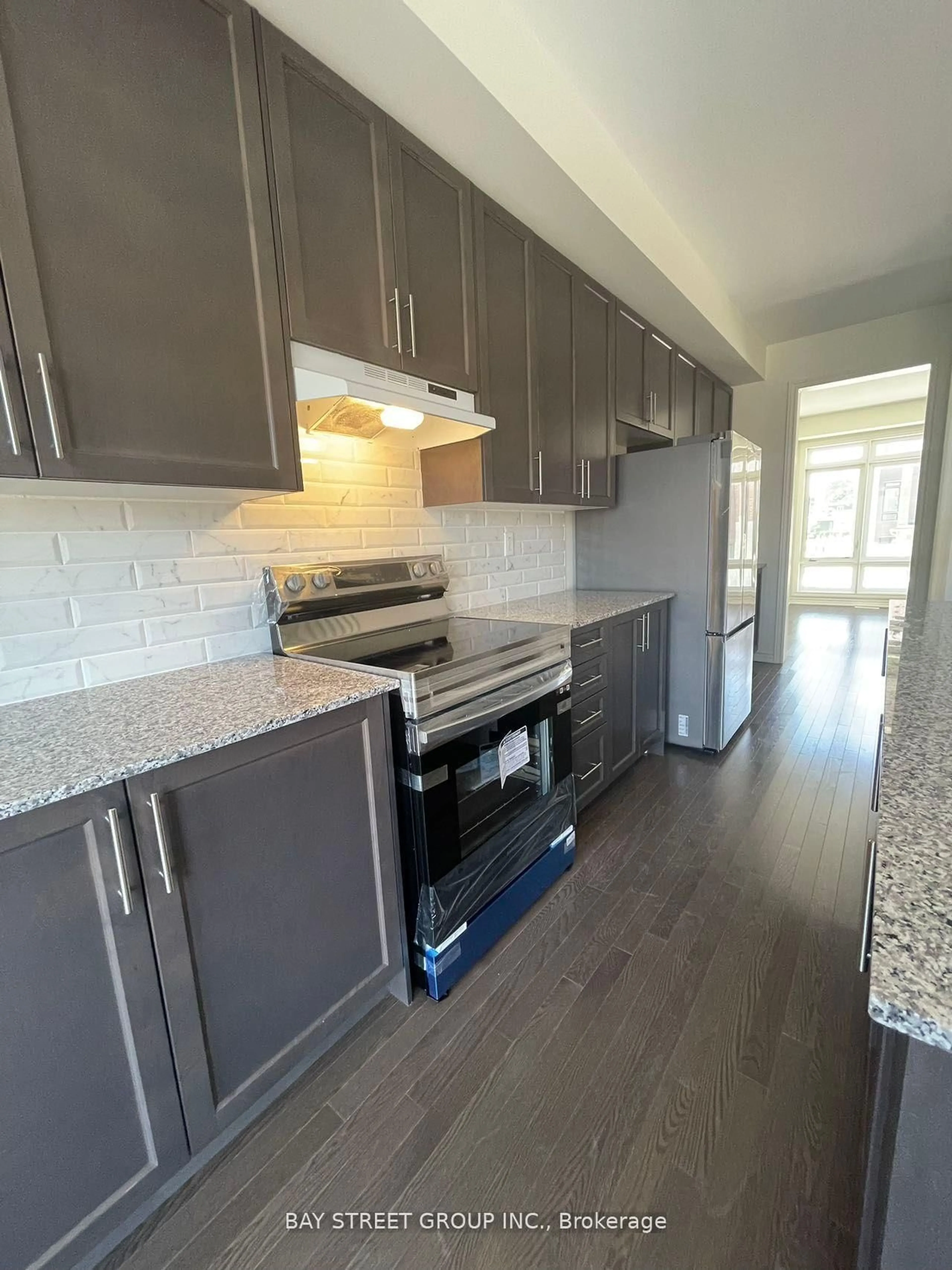 Open concept kitchen, unknown for 533 Danks Ridge Dr, Ajax Ontario L1S 0H4