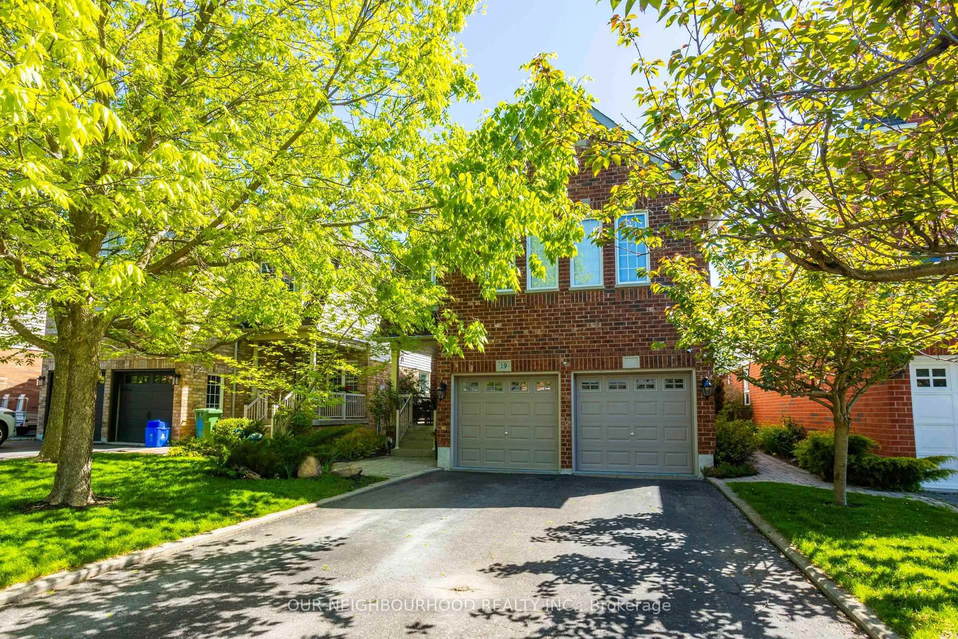 Home with brick exterior material, street for 19 Artesian Dr, Whitby Ontario L1P 1X7