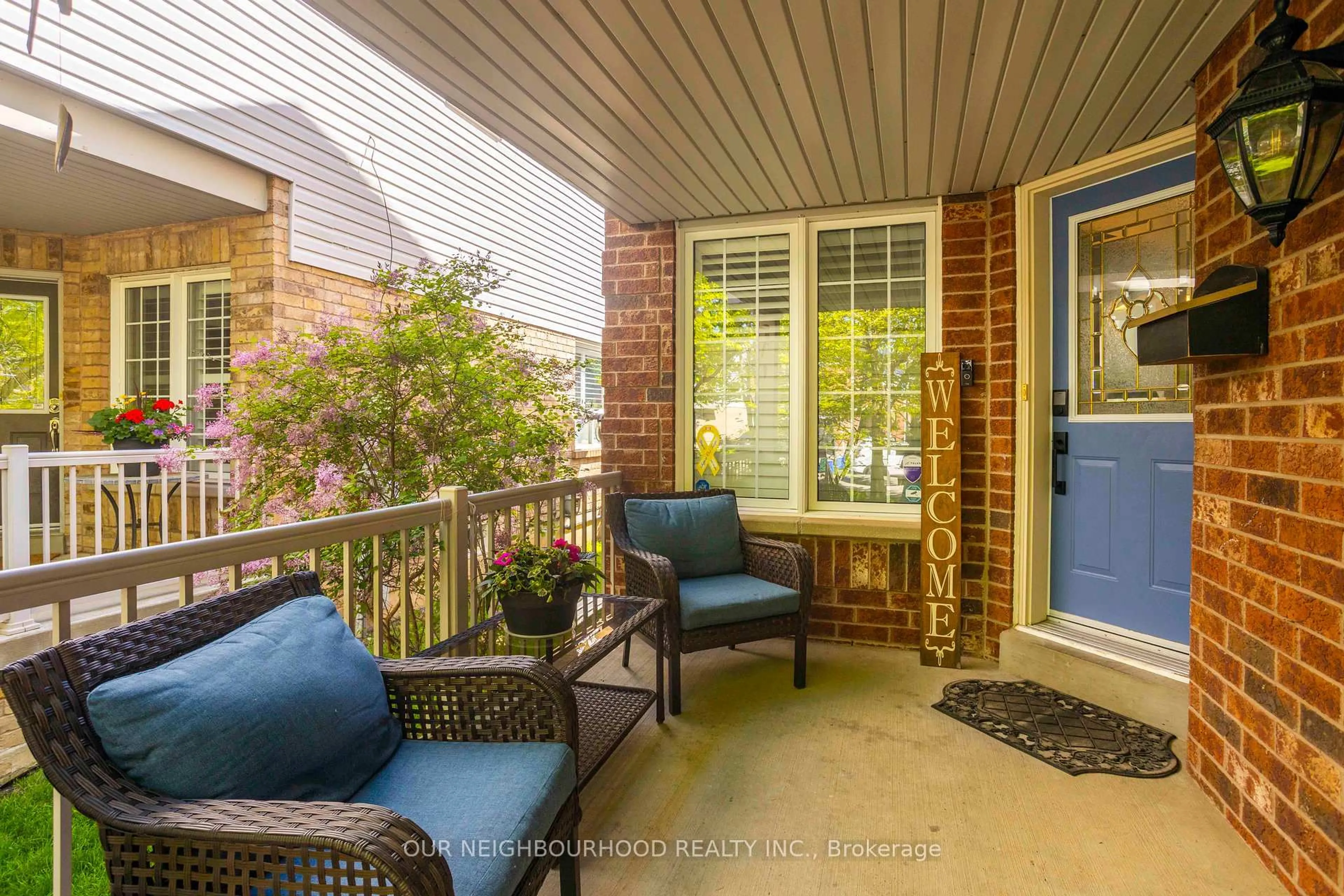 Patio, street for 19 Artesian Dr, Whitby Ontario L1P 1X7