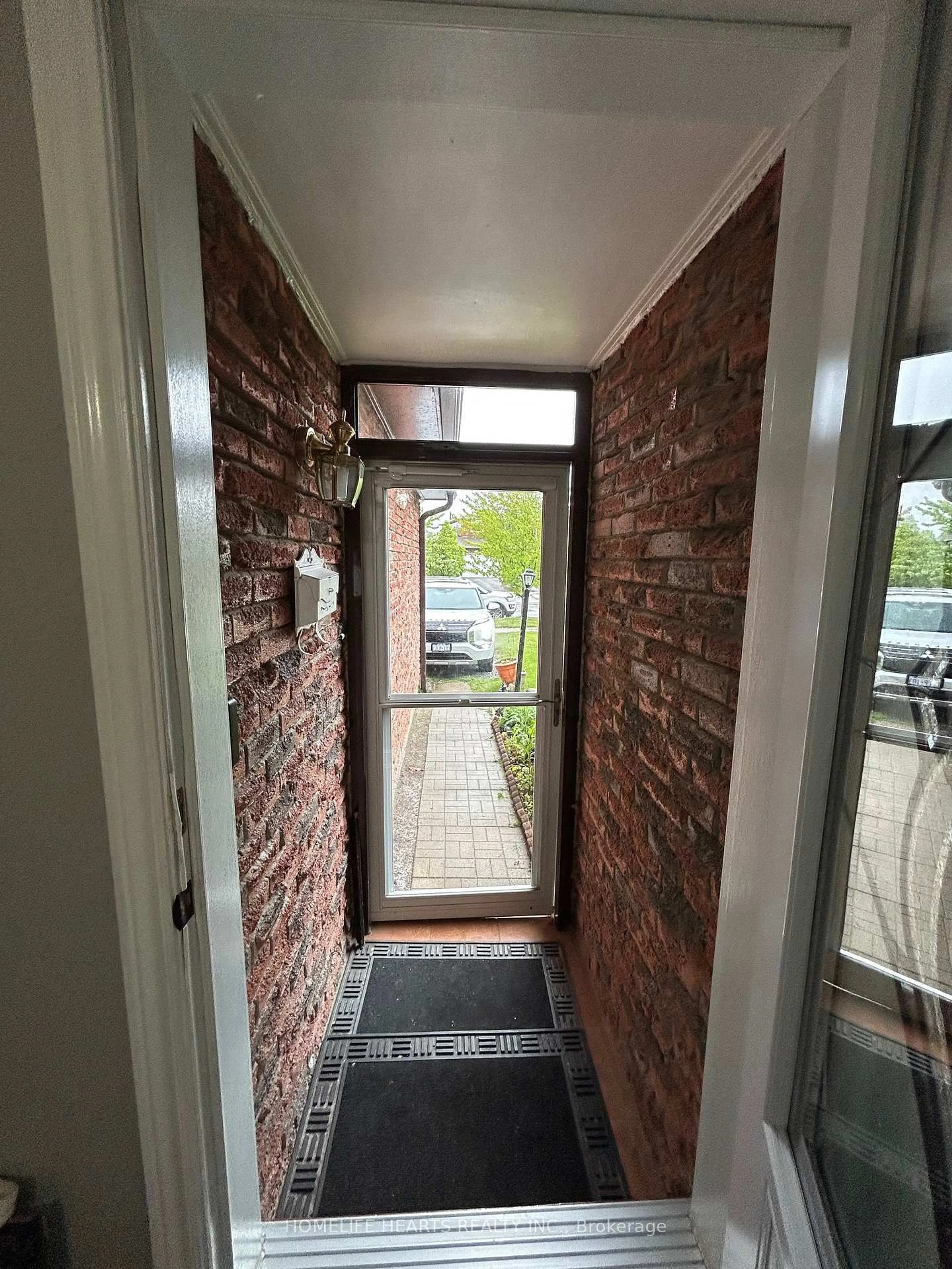 Indoor entryway for 242 Braymore Blvd, Toronto Ontario M1B 2G8