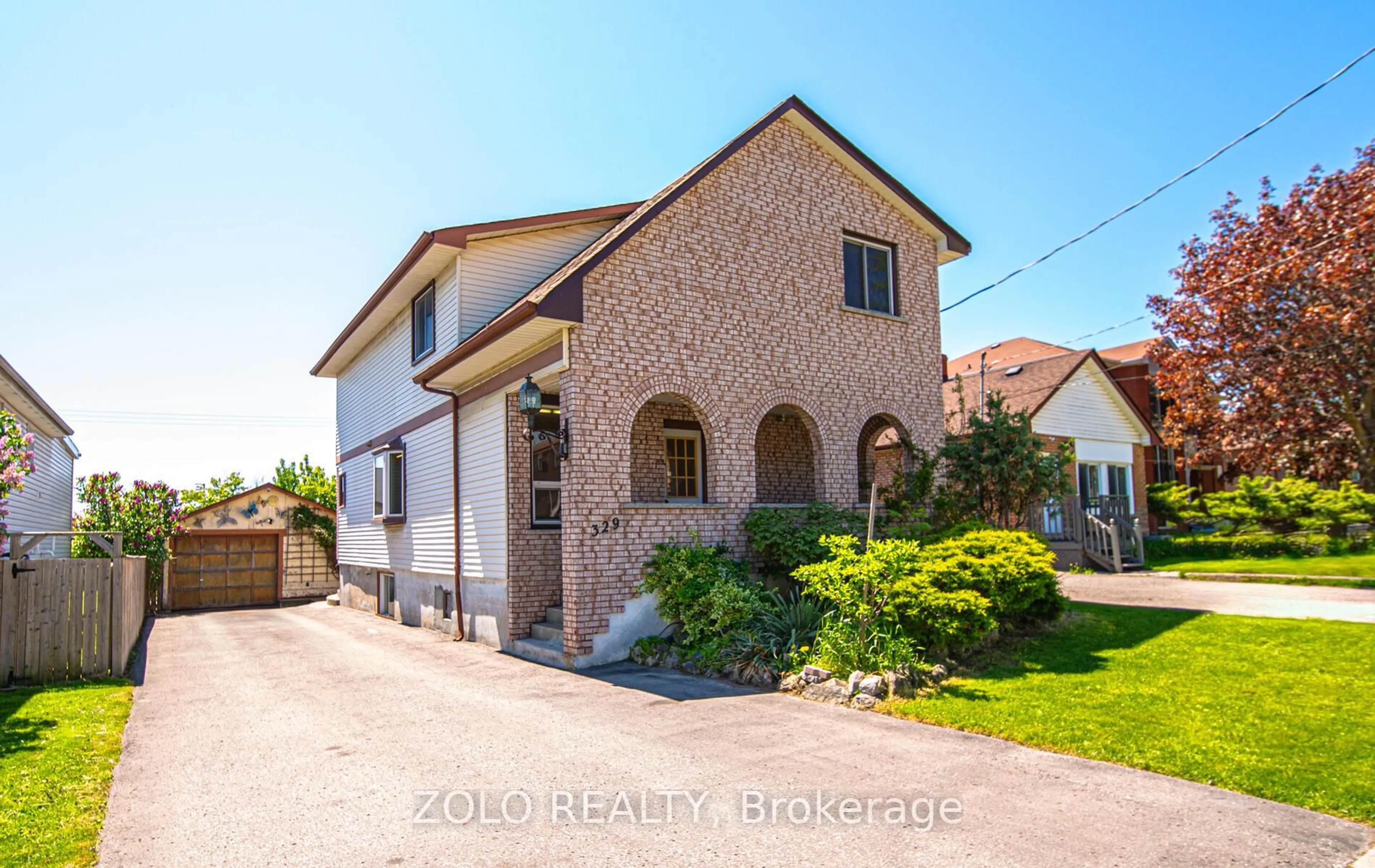A pic from outside/outdoor area/front of a property/back of a property/a pic from drone, street for 329 Buena Vista Ave, Oshawa Ontario L1J 2M6