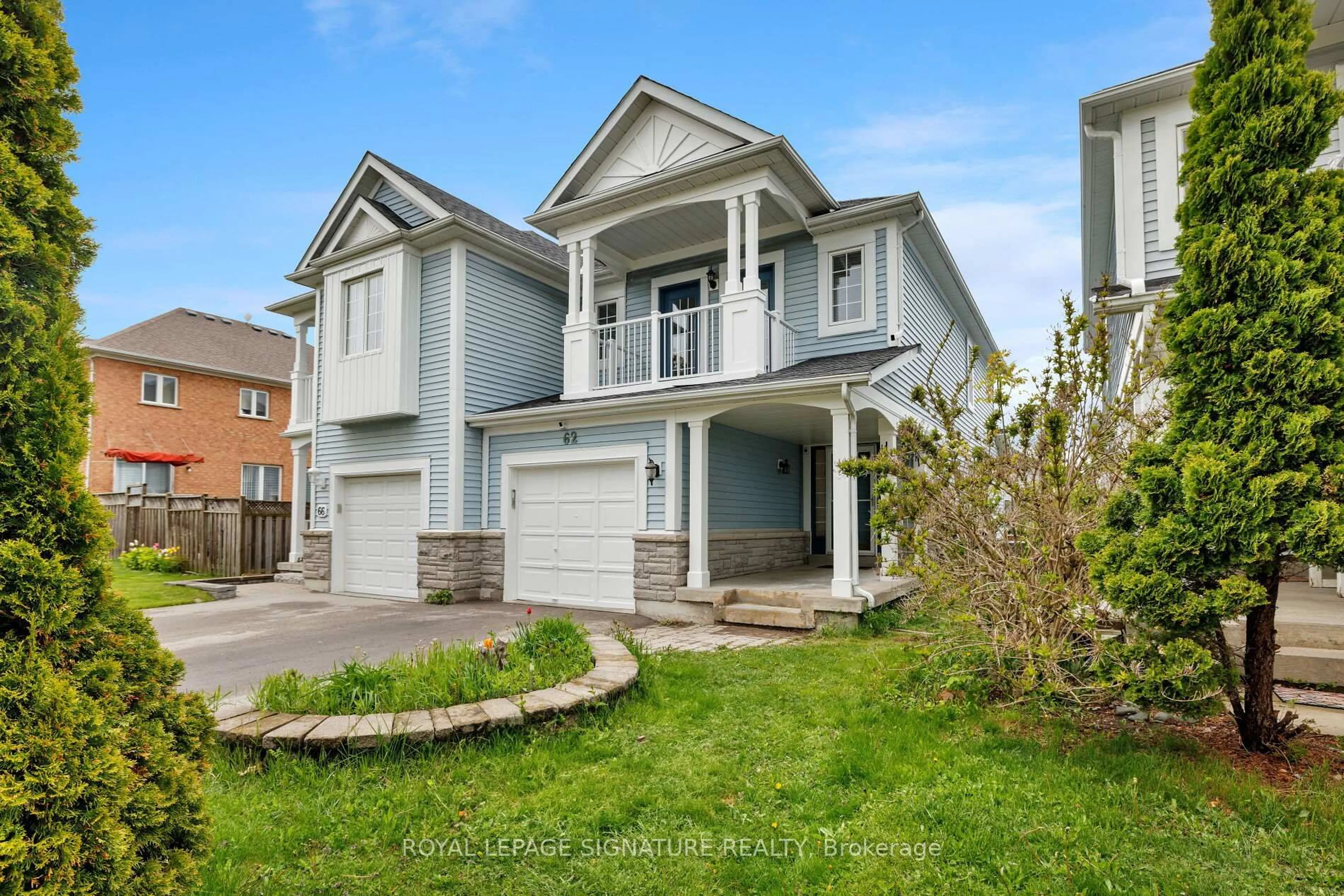 Home with vinyl exterior material, street for 62 Bar Harbour Sq, Toronto Ontario M1C 5E7