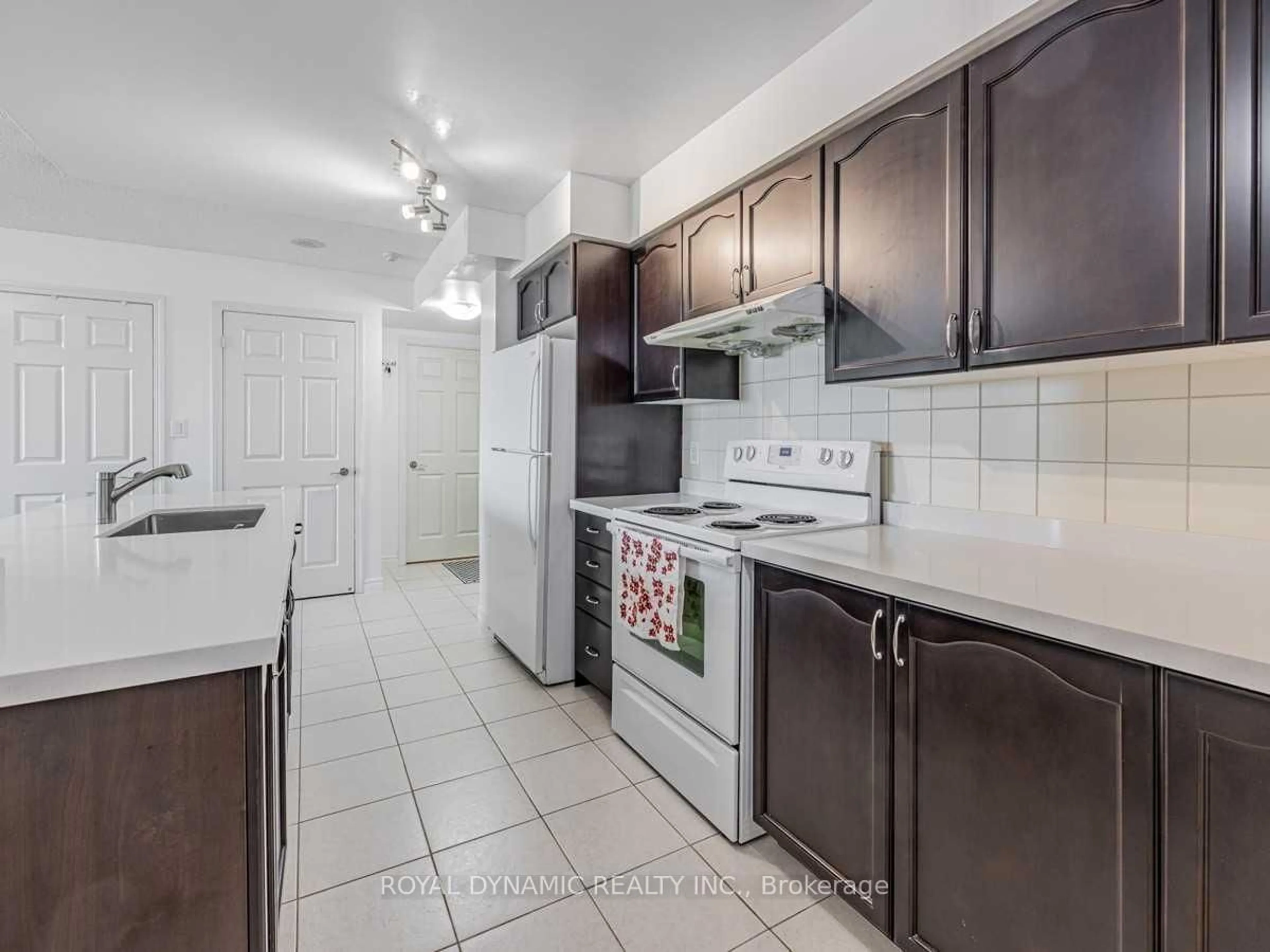 Standard kitchen, ceramic/tile floor for 88 Grangeway Ave #2007, Toronto Ontario M1H 0A2
